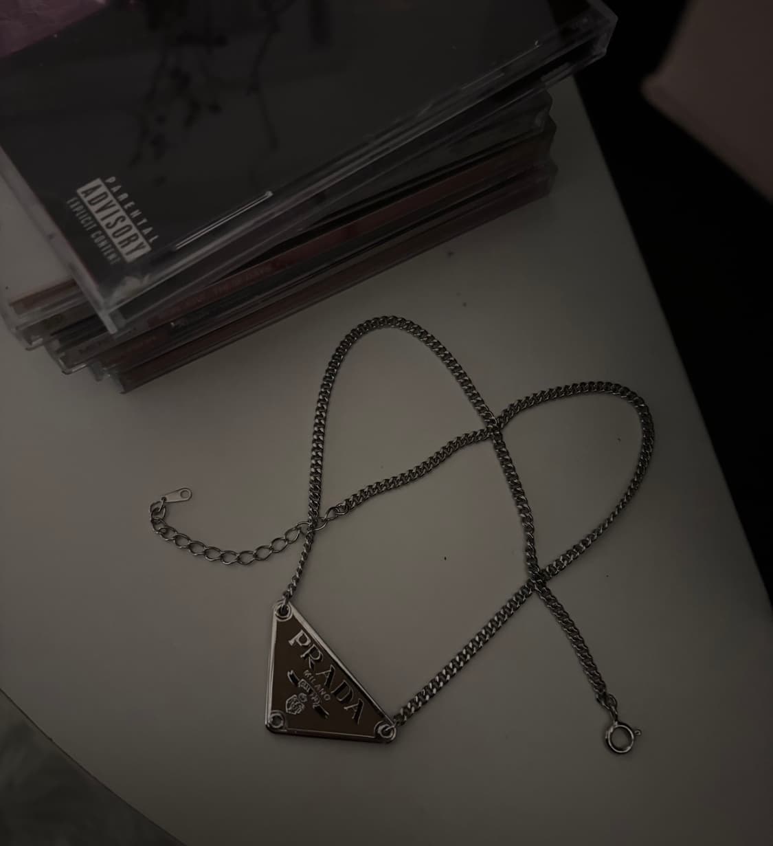 prada 프라다 목걸이 정품 베이지 팬던트 상품이미지1