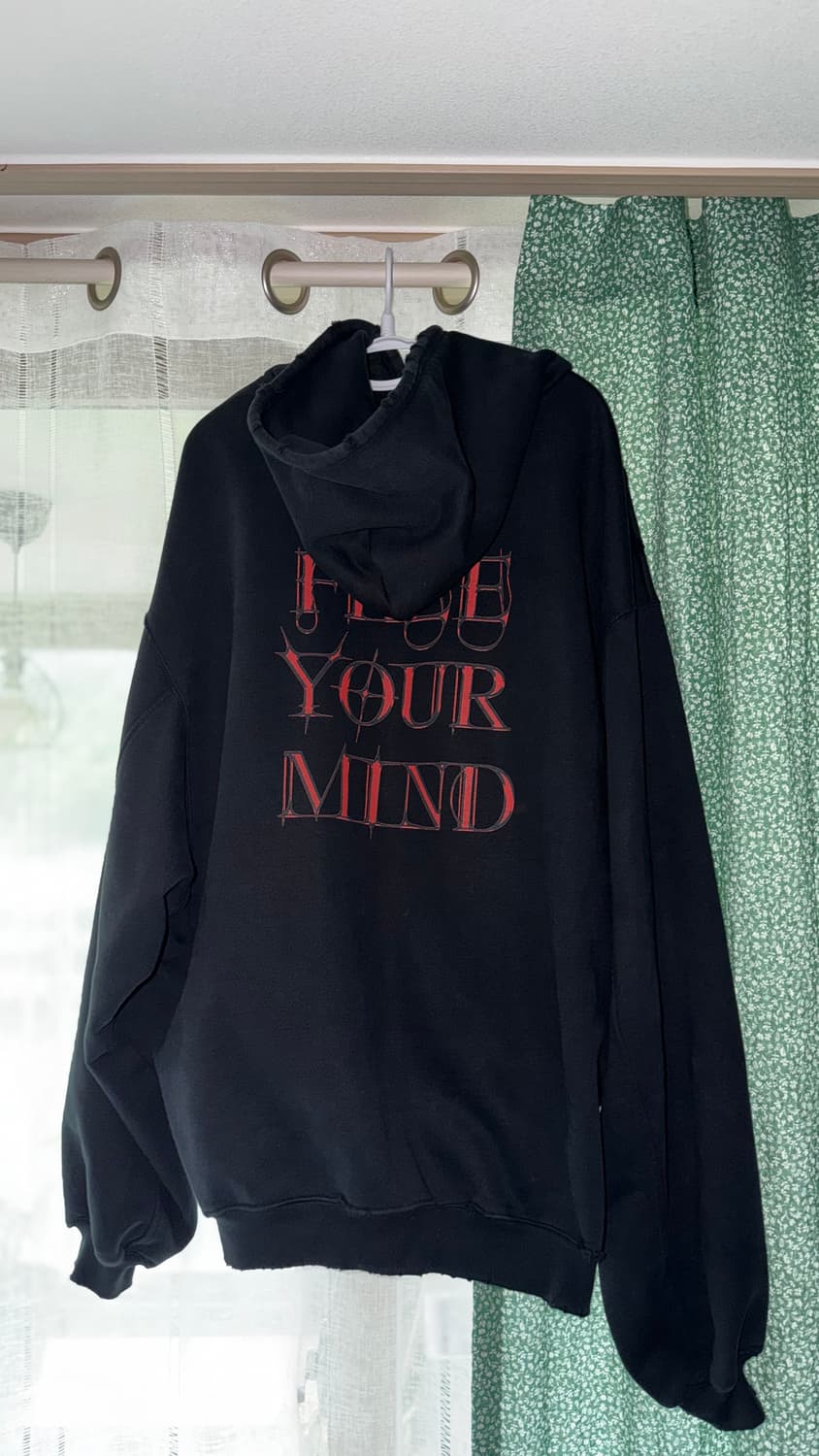 발렌시아가 후드티 판매합니다. 상품이미지2