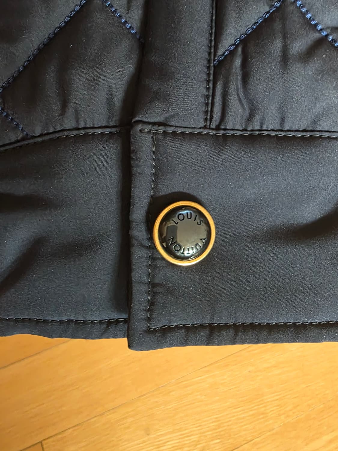 (새상품) 루이비통 퀼티드 패딩 상품이미지10