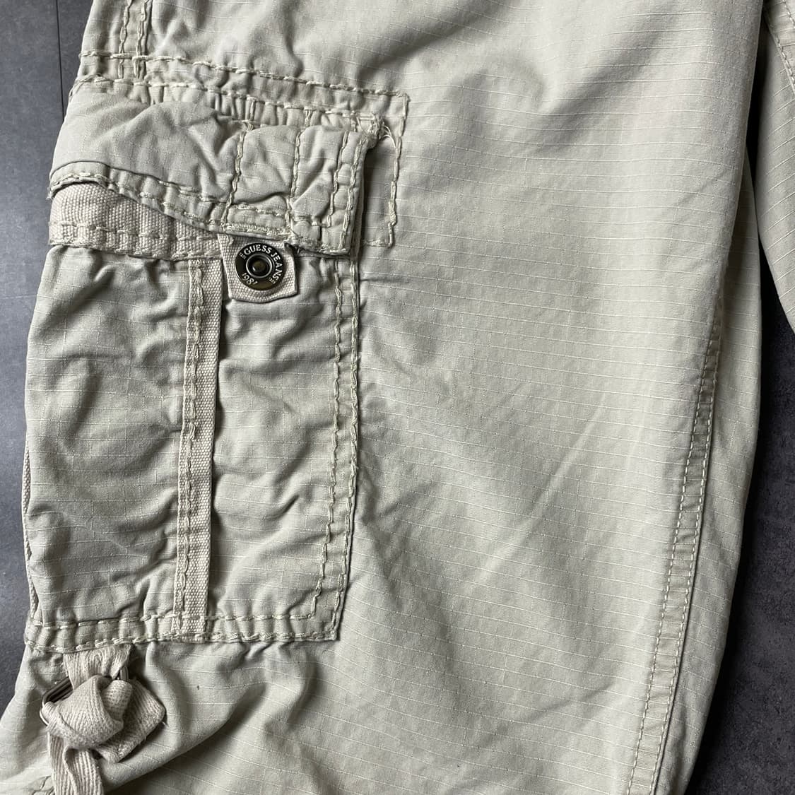GUESS 게스 빈티지 베이지 코튼 카고 하프팬츠 A00728 상품이미지4