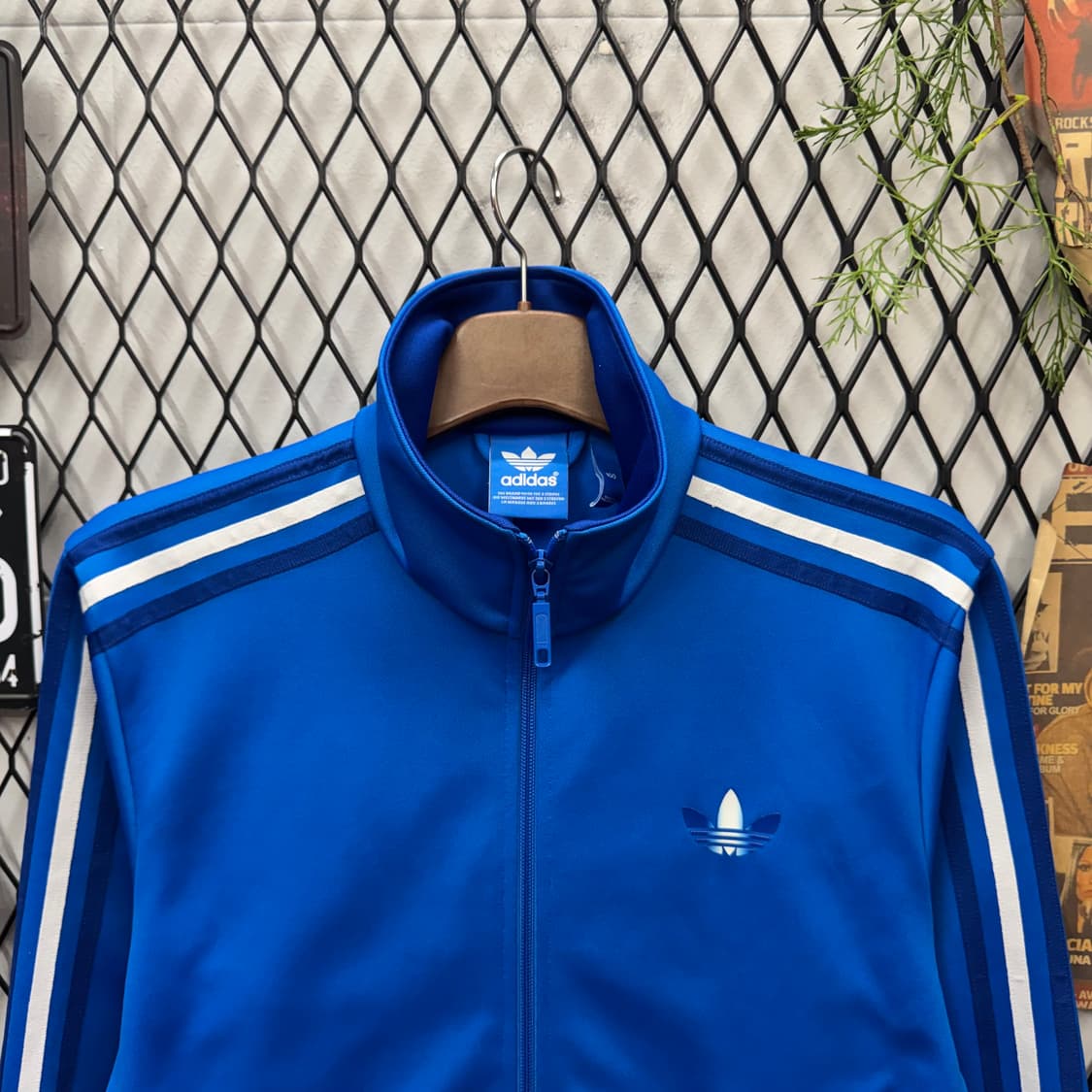 아디다스 아디컬러 클래식 트랙 자켓 전면 로고 포인트 블루 상품이미지3