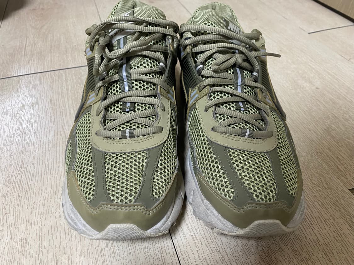 [NIKE] 나이키 줌보메로5 뉴트럴 미디엄 올리브 275사이즈 상품이미지2