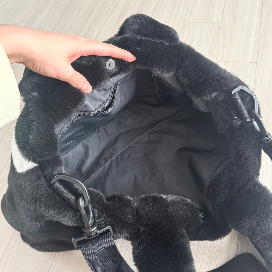 나이키 빅스우시 퍼 가방 상품이미지2