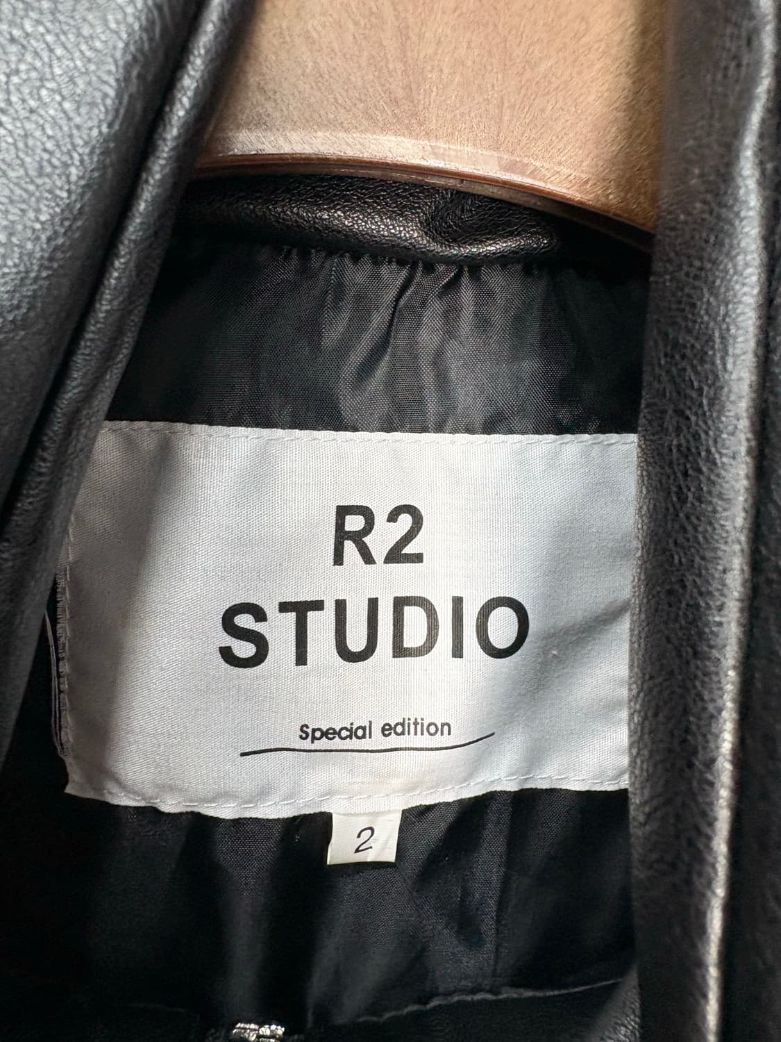 R2 studio 캐주얼 푸퍼 다운 레더 재킷 A2119 상품이미지5