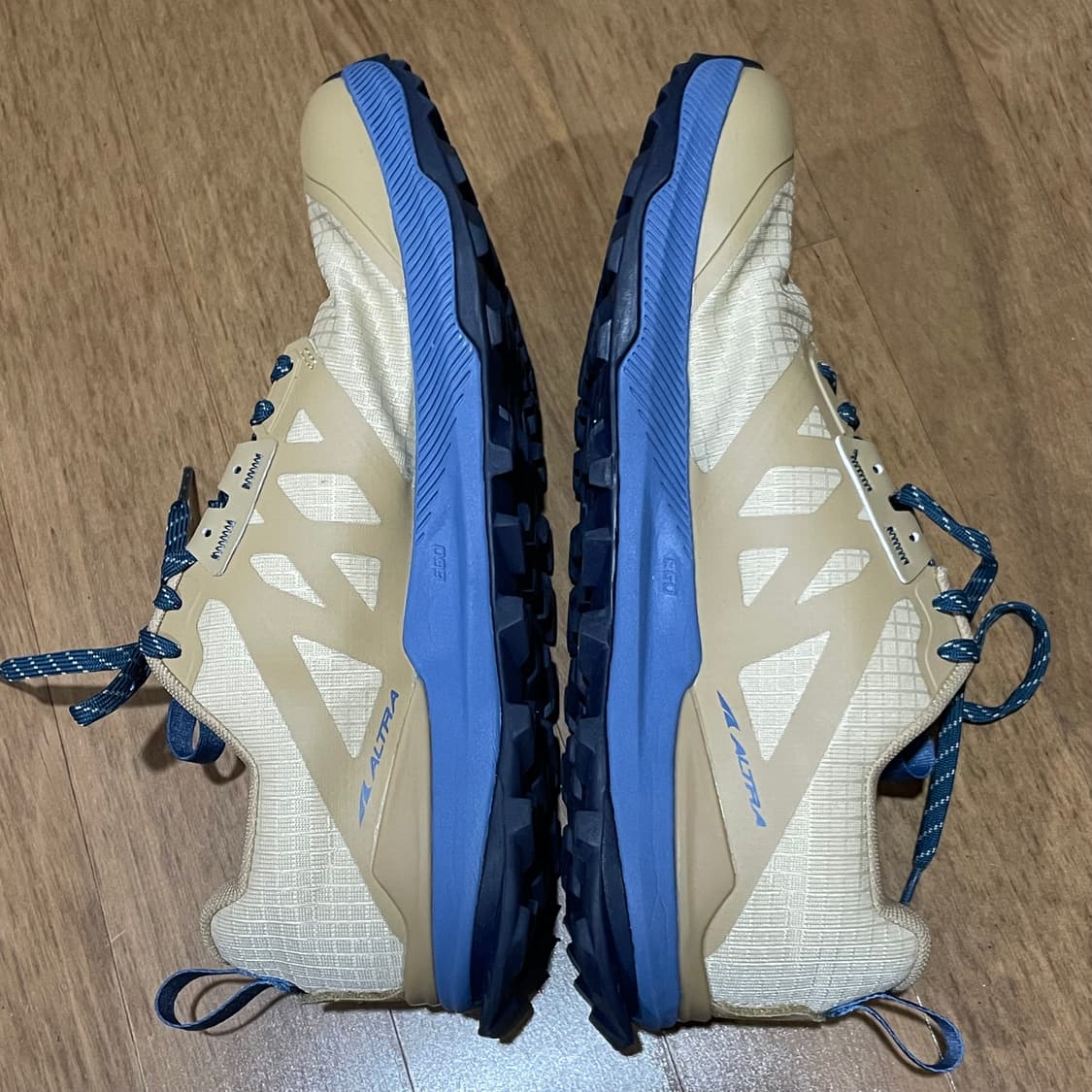 알트라 론픽8 탄 트레일 런닝화 265 상품이미지6