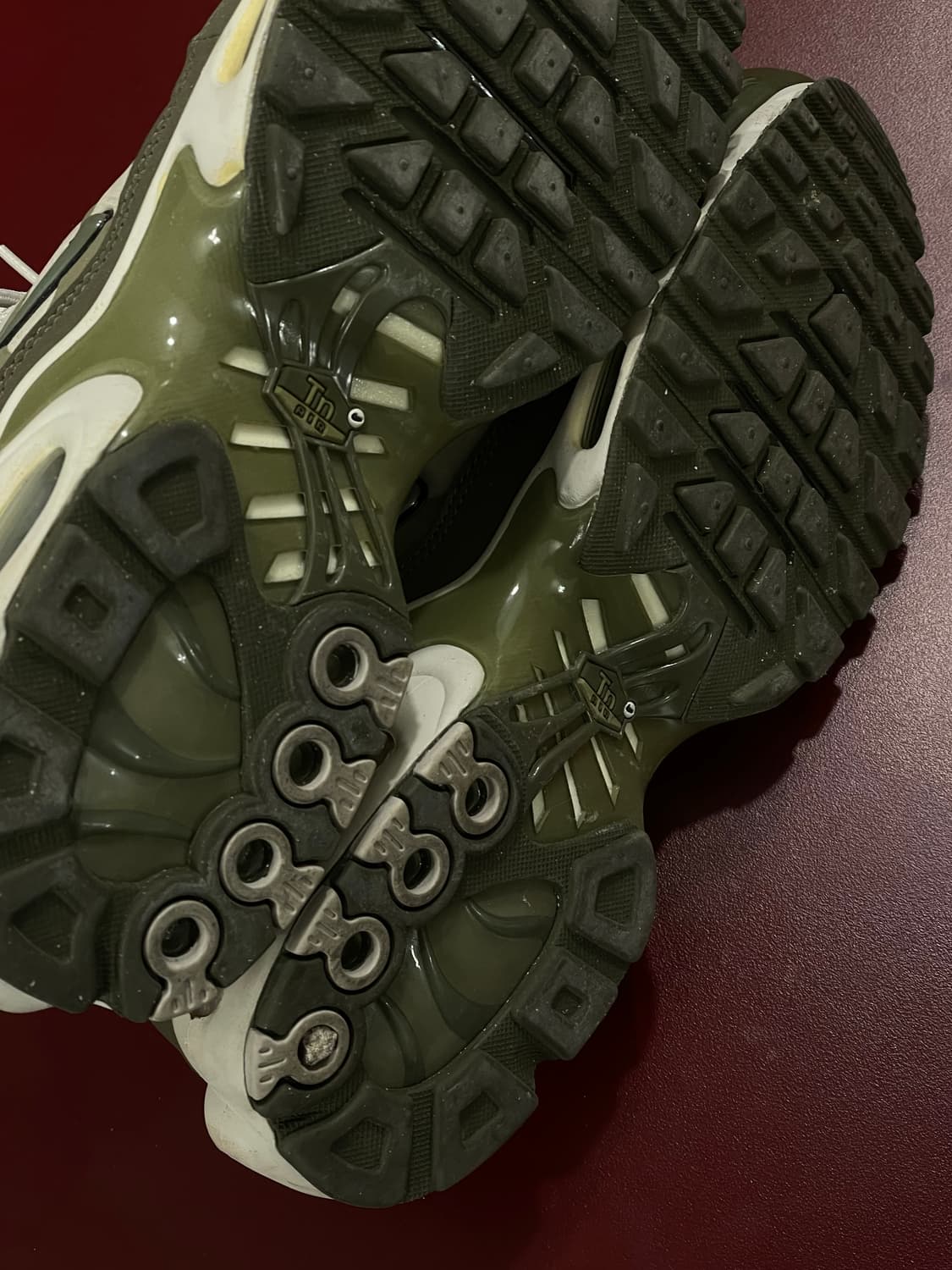 나이키 에어맥스 플러스 라이트 본 뉴트럴 올리브 상품이미지3