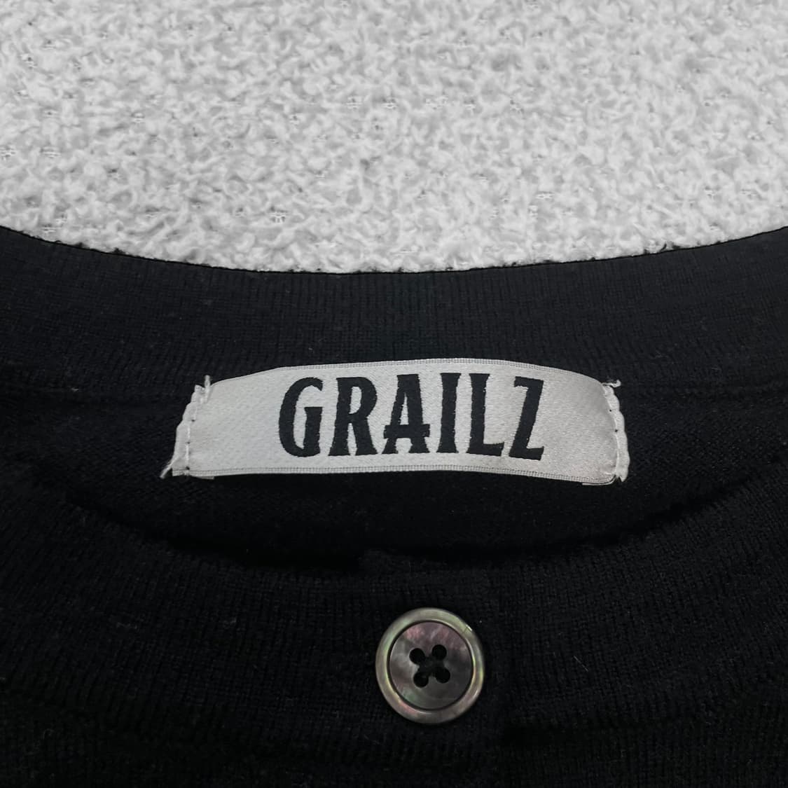 그레일즈 하트 로고 라운드 가디건 블랙 상품이미지4