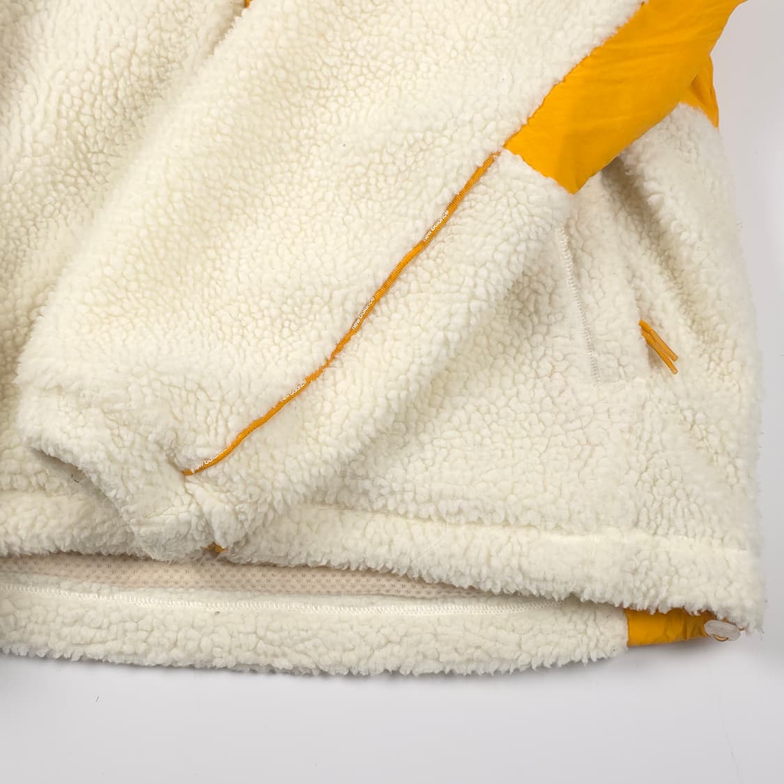 뉴발란스 플리스 집업 화이트/베이지 오렌지 (M) 상품이미지2