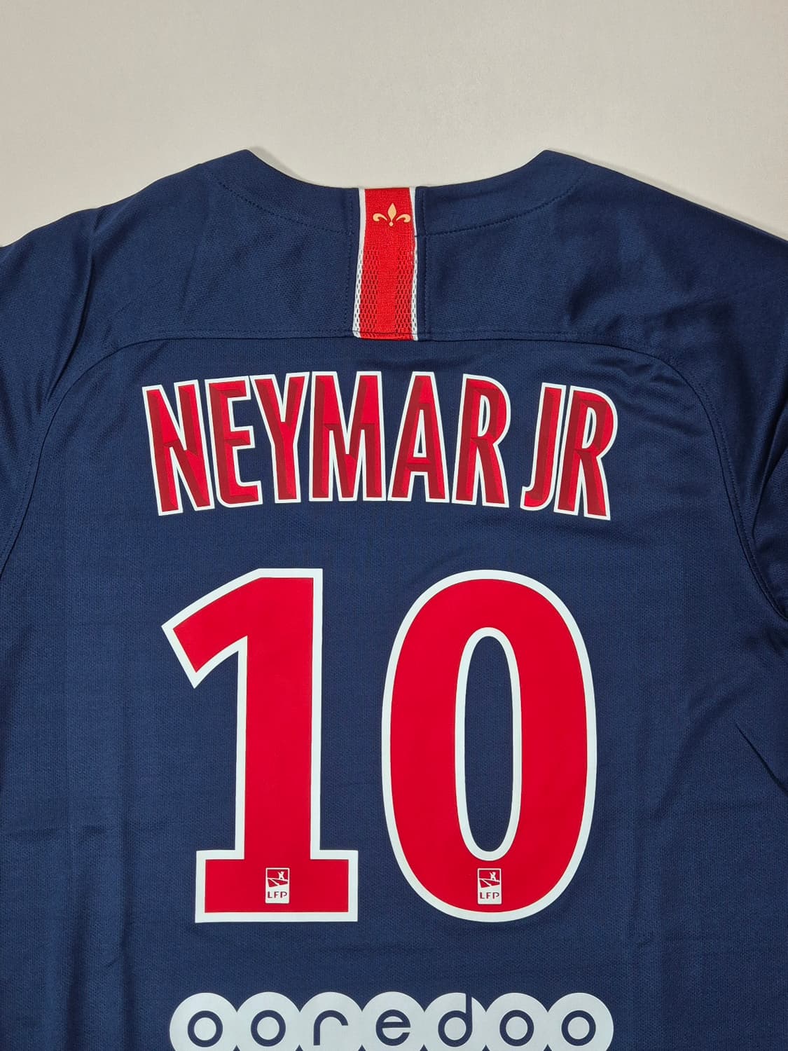 18-19시즌 파리생제르망 네이마르 홈 유니폼 M사이즈 상품이미지6