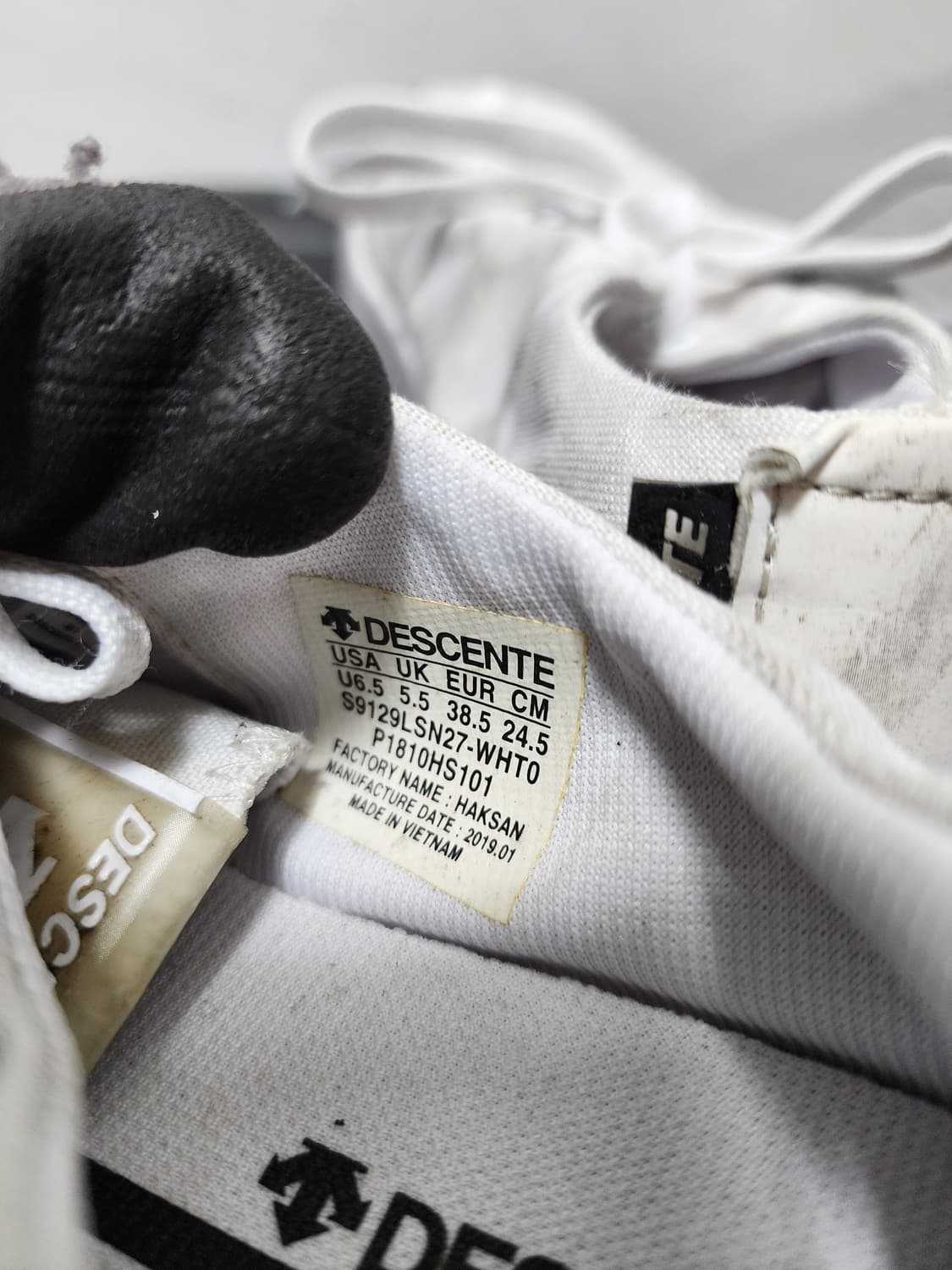 데상트 흰색 스니커즈 운동화 상품이미지6