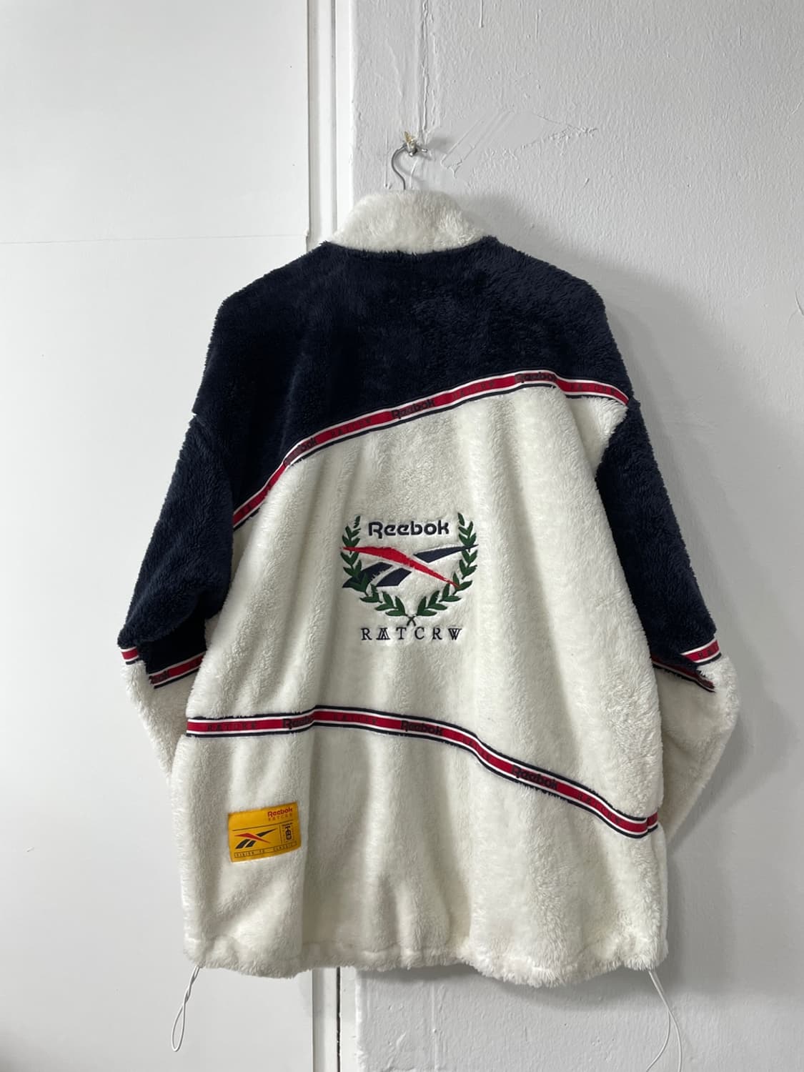 리복x로맨틱 크라운 RMC 플리스 자켓 상품이미지4