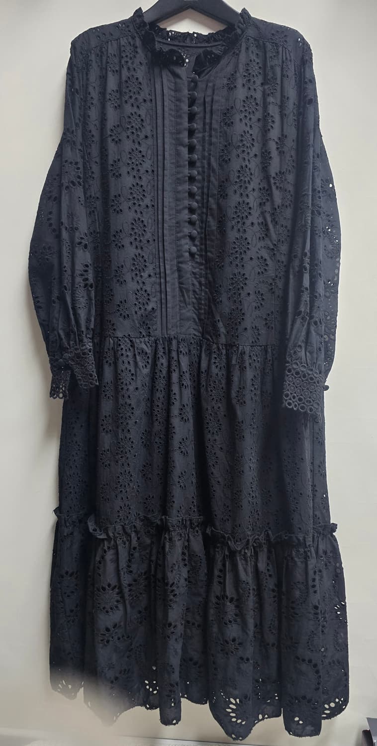 칼라거펠트 레이스 펀칭 롱 원피스 66 상품이미지1