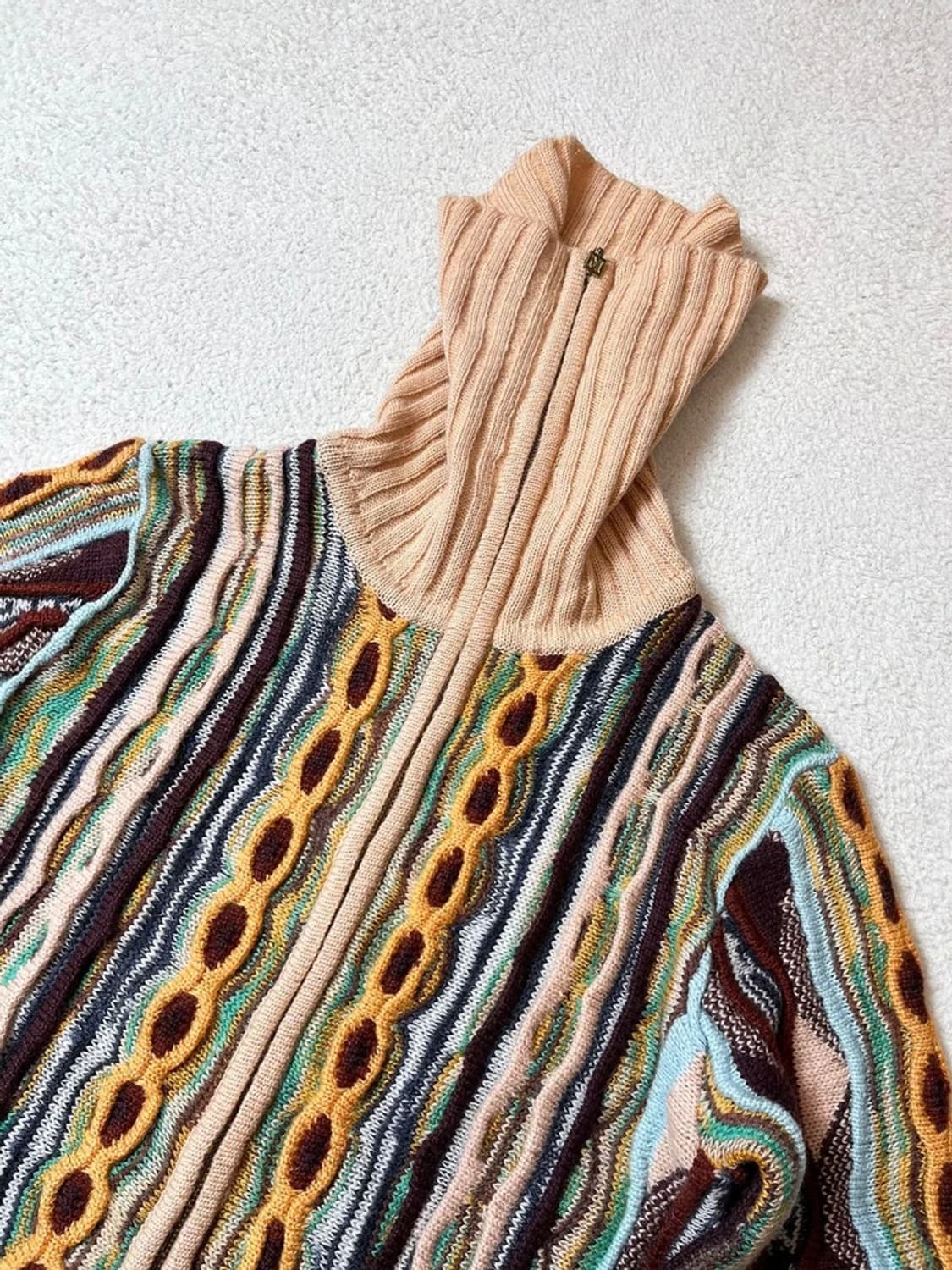 미쏘니 00's 투웨이 3D 케이블 하이넥 니트 가디건 PN7094 상품이미지4