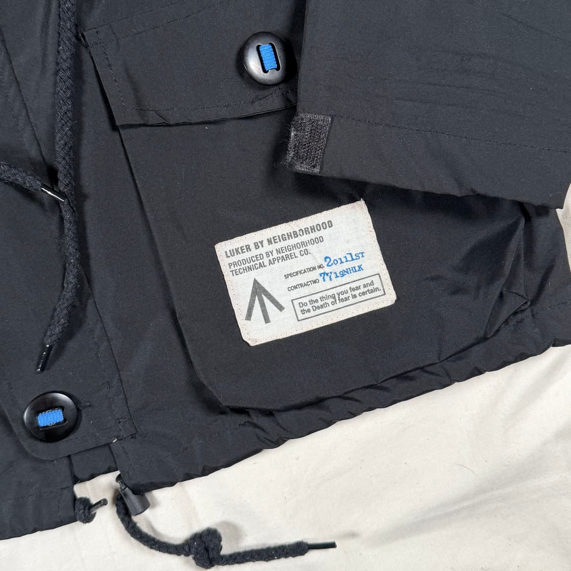 루커 네이버후드 바람막이 자켓 상품이미지3