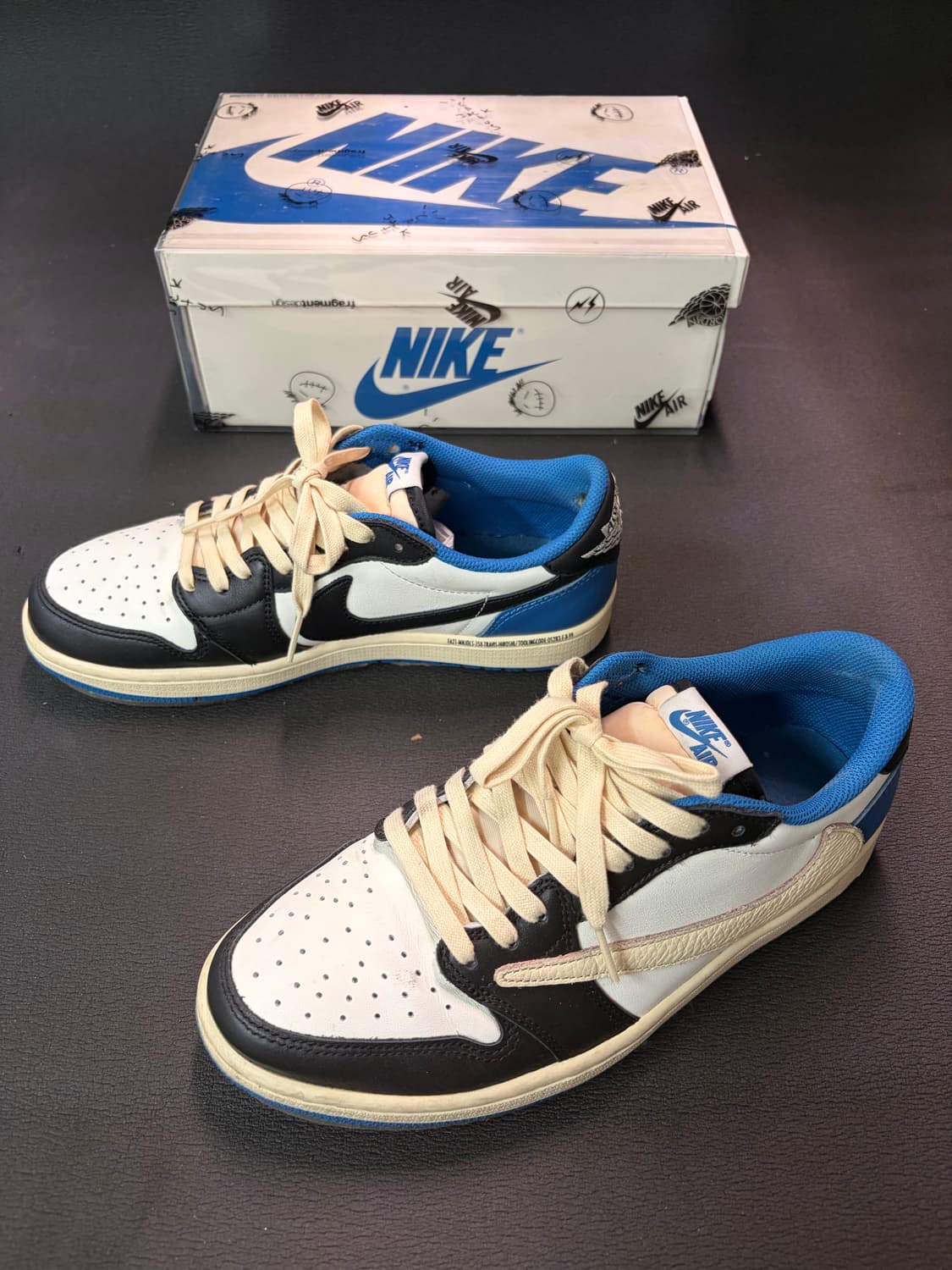 나이키 조던1 트래비스스캇 프라그먼트 로우 밀리터리블루 상품이미지3