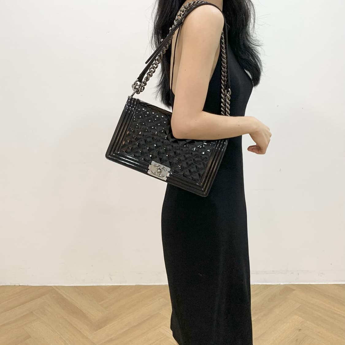 샤넬 블랙 은장 페이던트 보이백 라지 상품이미지1