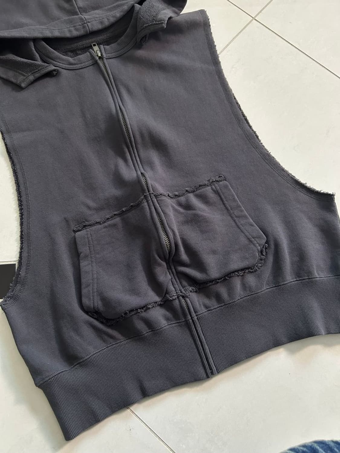 ZIP HOODIE NS 노슬리브 지퍼 후드티 상품이미지5