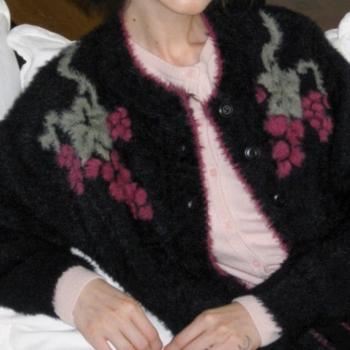 시눈 핸드메이드 그레이프 헤어리 가디건 상품이미지1