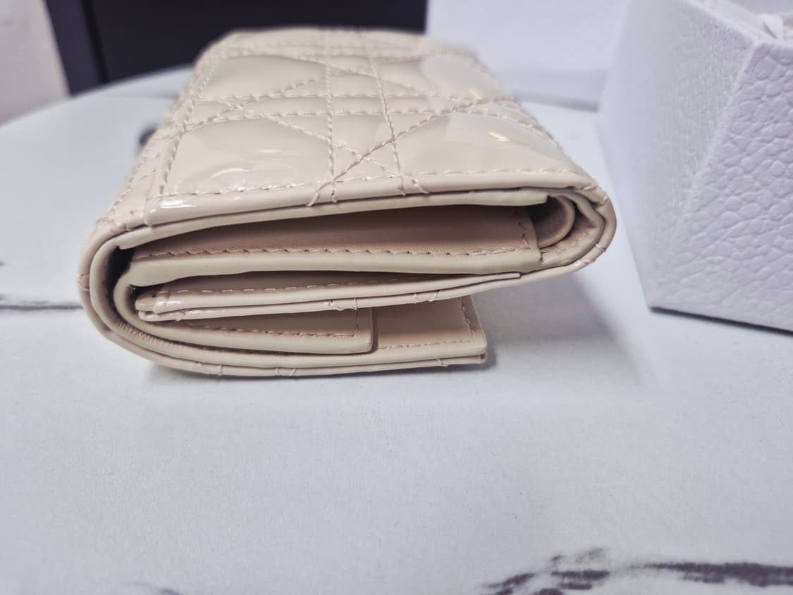 디올 로투스 반지갑 샌드컬러 (새상품) 상품이미지5
