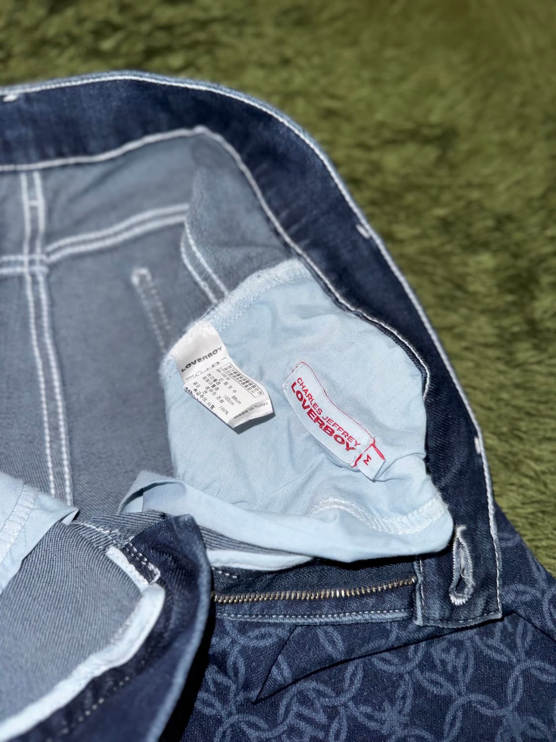 [M] 찰스 제프리 러버보이 지오메트릭 패턴 부츠컷 데님 팬츠 상품이미지4