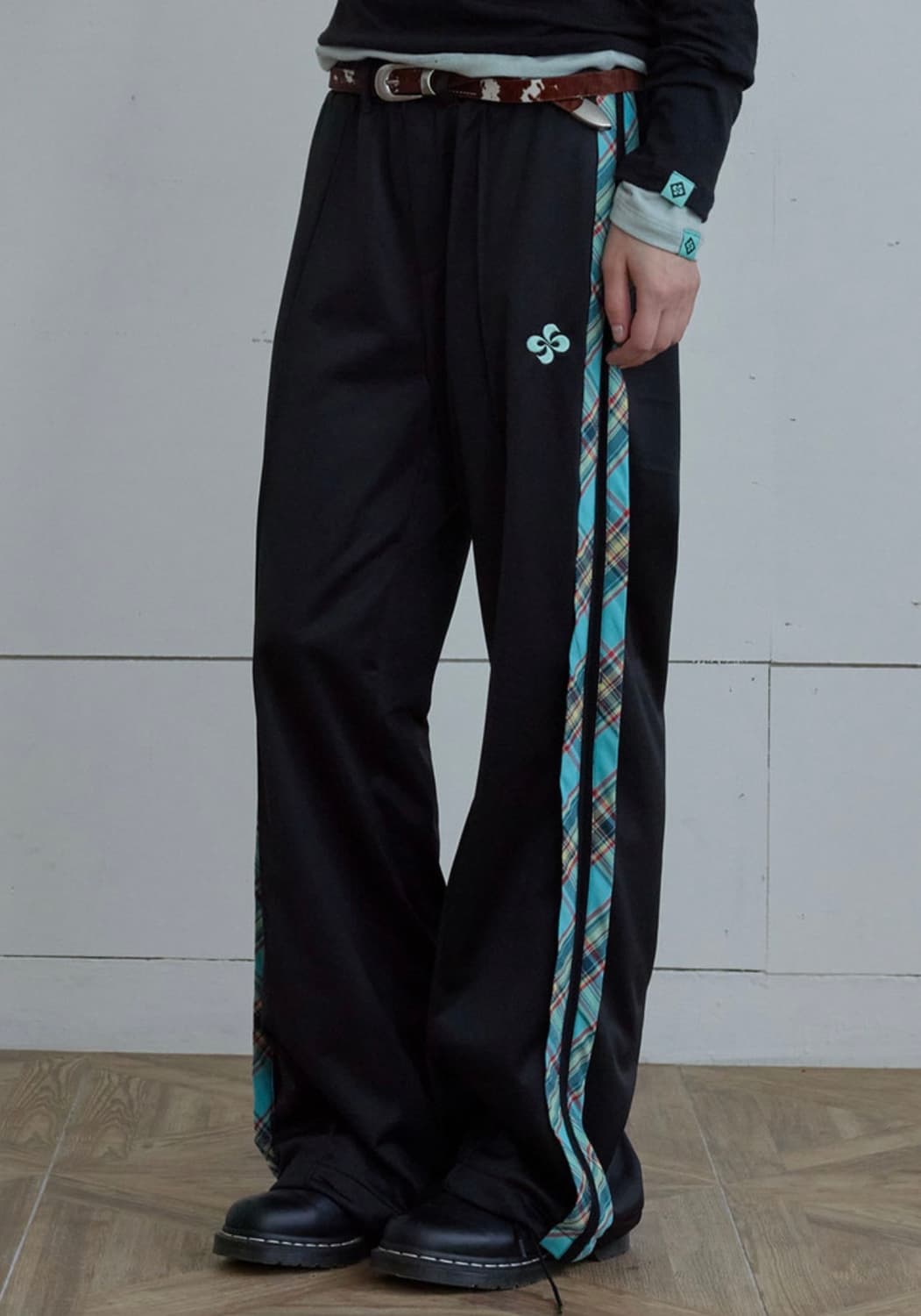 헤레틱 Heretic CHECK TRACK PANTS / black 상품이미지1