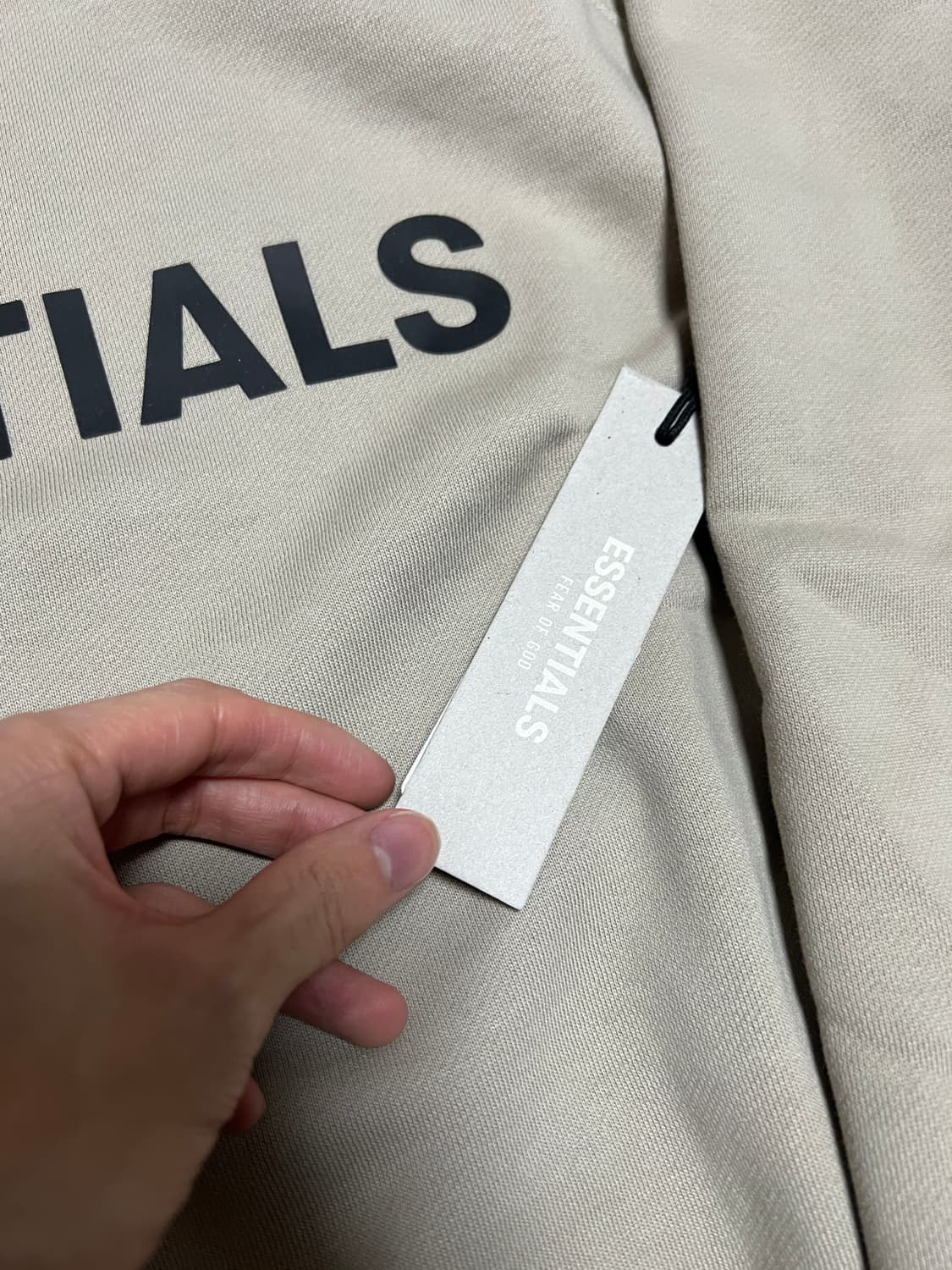 [새상품]20fw 피오갓 에센셜 맨투맨 타우페 실리콘 아플리케 상품이미지4