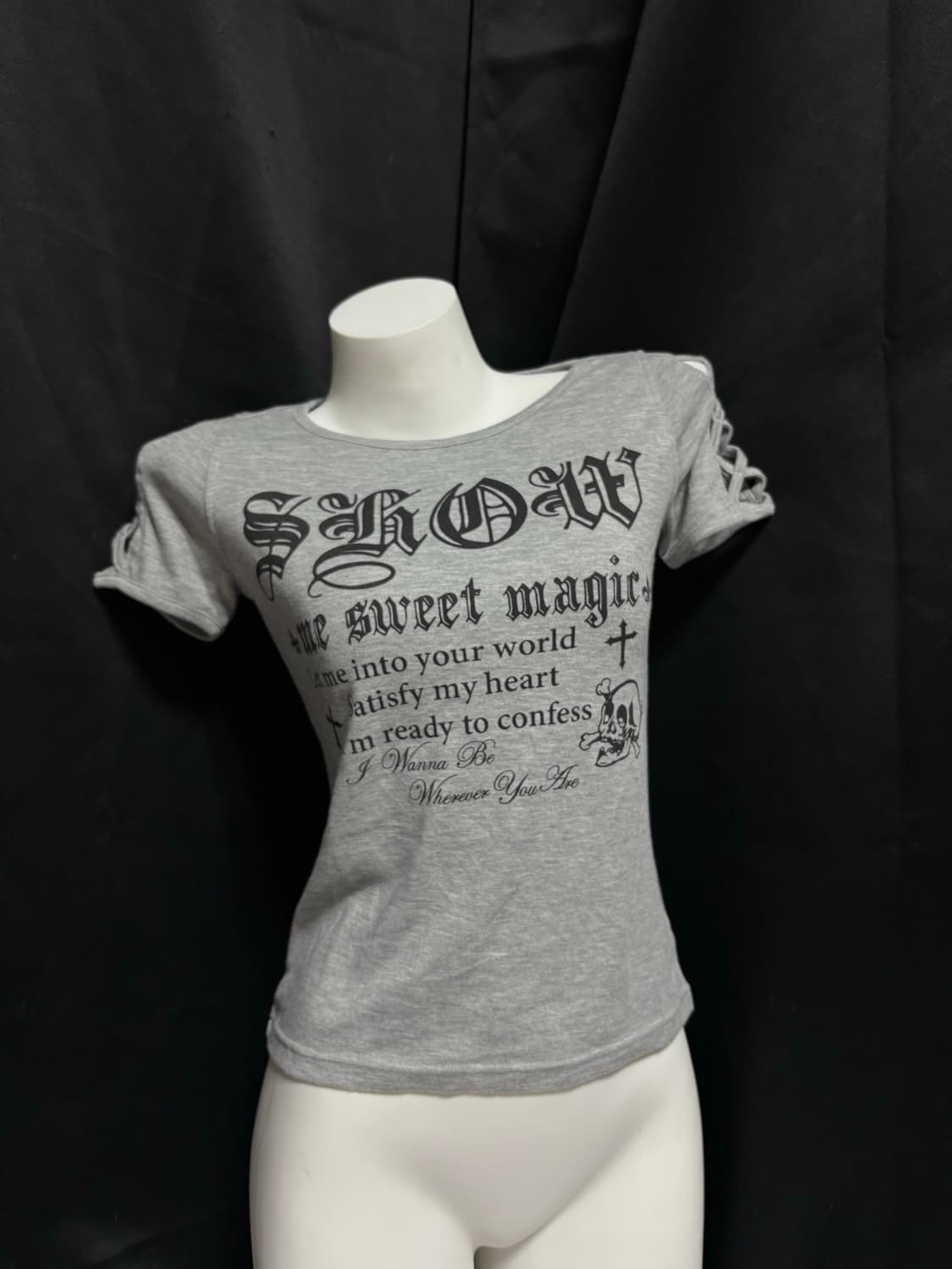“Unknown” Y2K Skull Print Grey Tee 상품이미지5