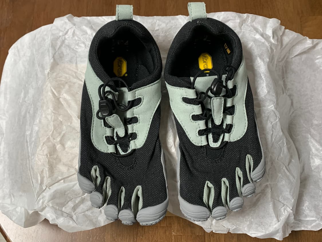 비브람 파이브핑거스 v-run retro black/grey 상품이미지1