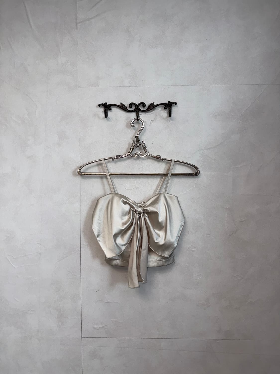 Ivory satin ribbon crop sleeveless  상품이미지4