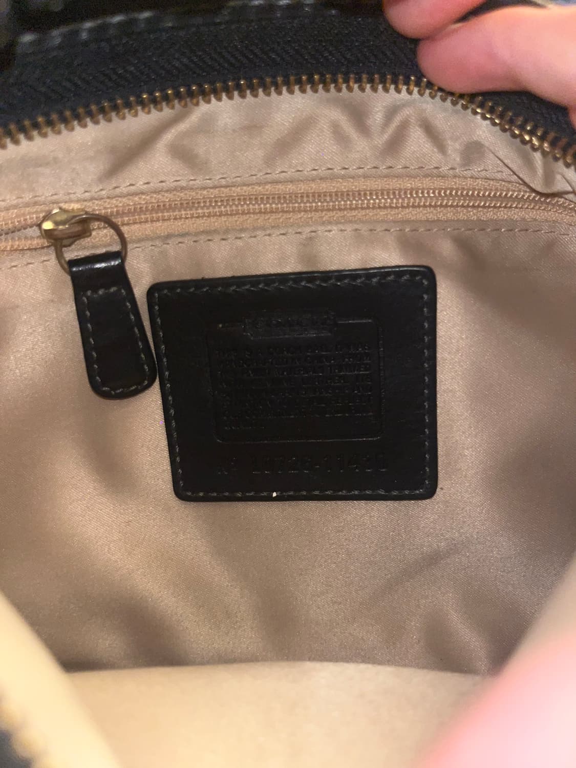 Coach Basic Black Shoulder Bag 상품이미지7