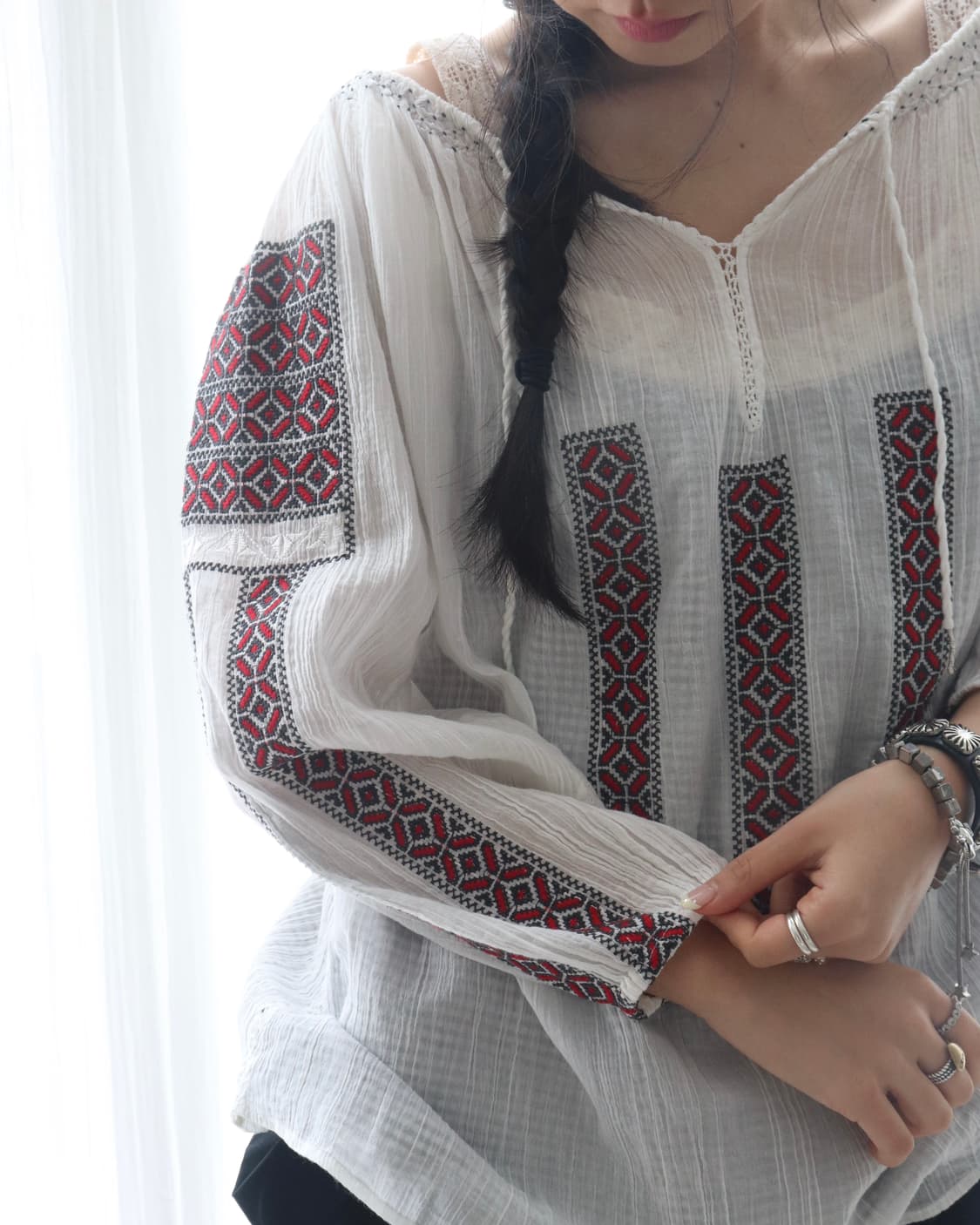 [Cloth&Cross] Embroidery Smocking Blouse 상품이미지4