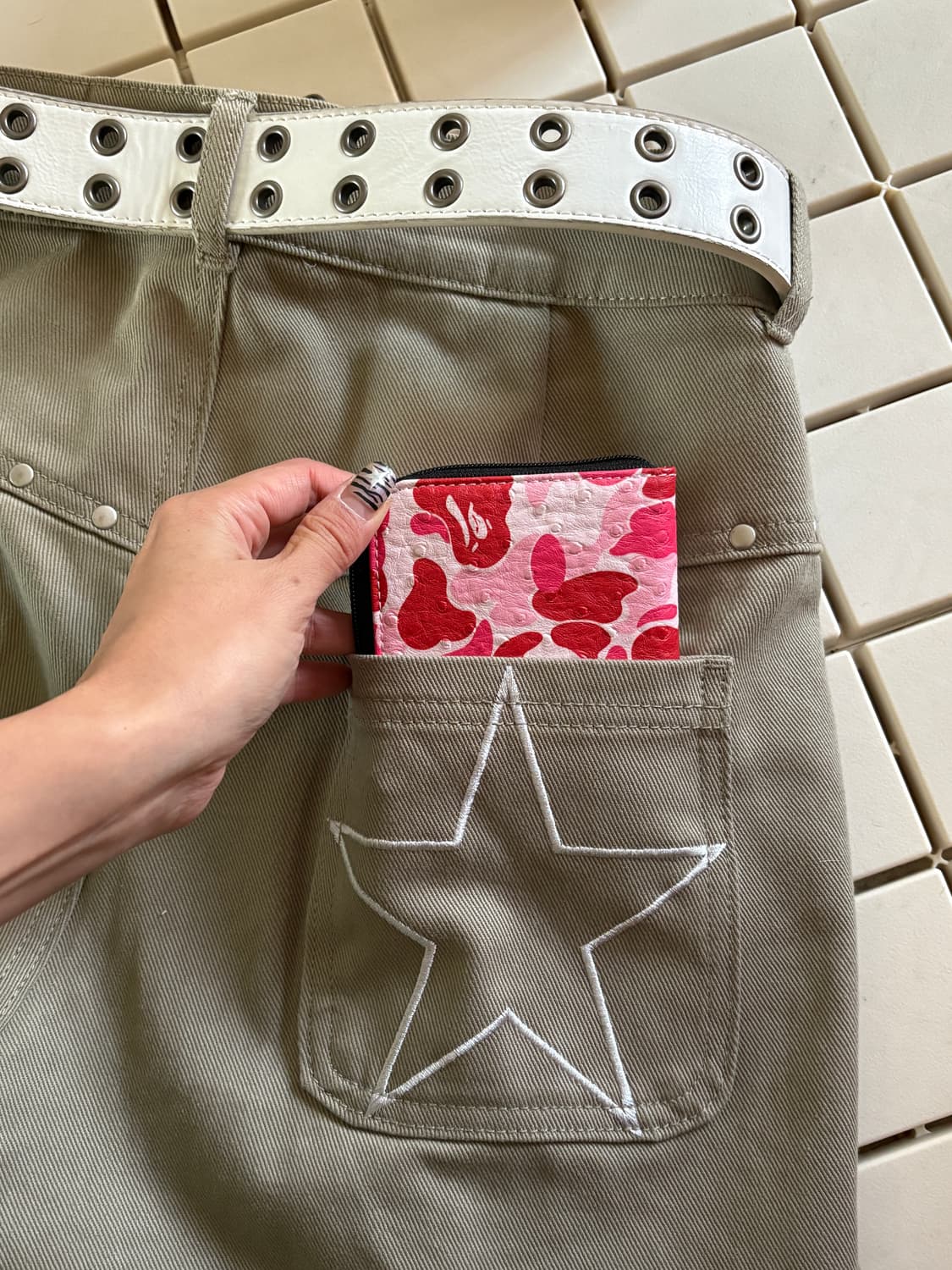 베이프 핑크지갑 상품이미지2