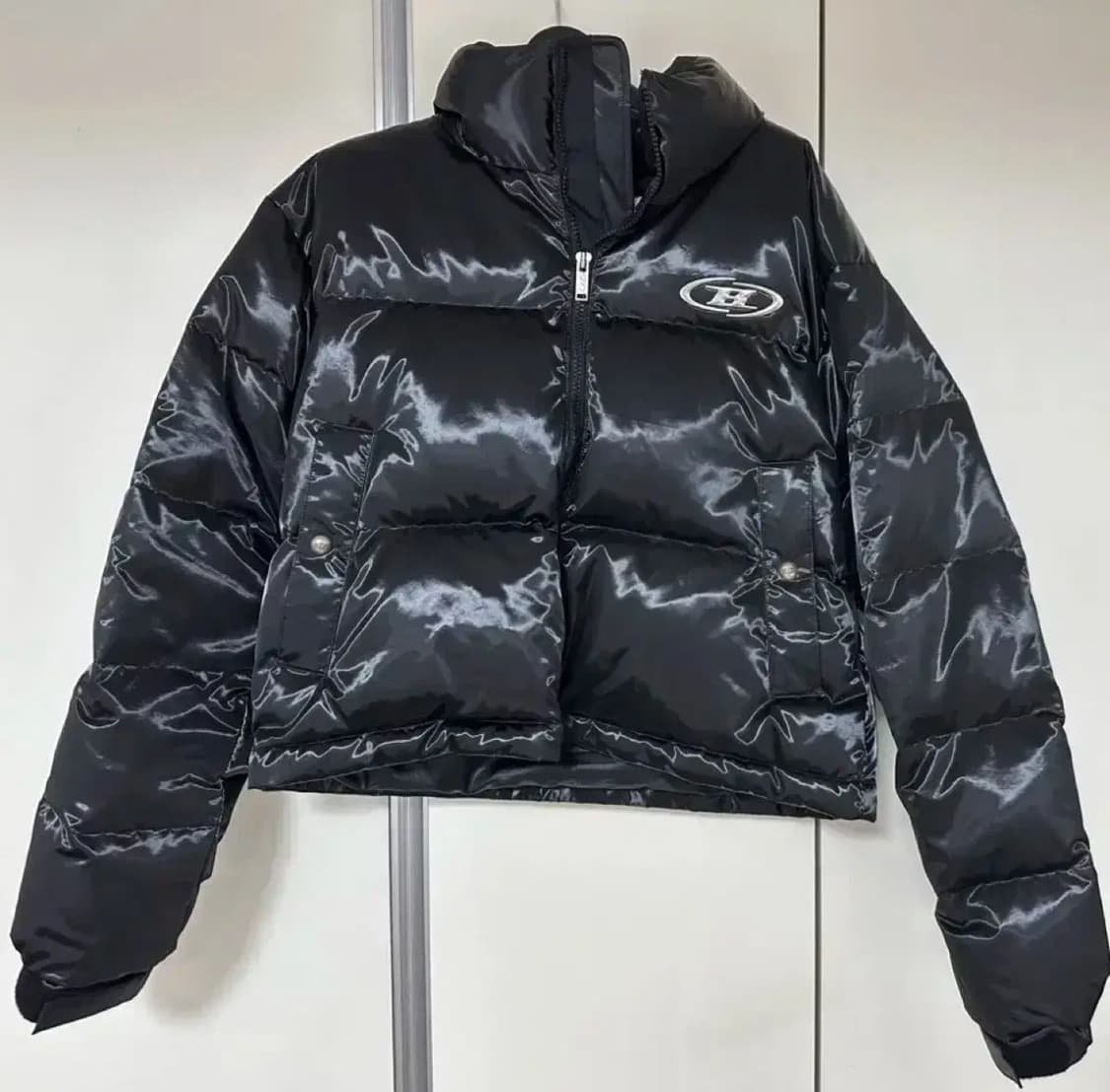 본투윈 숏패딩 여성 크롭 글로시 상품이미지1