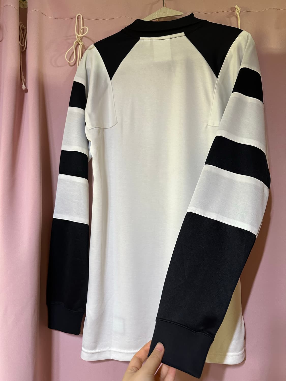 <새상품> 아디다스 카라 티셔츠 아디다스 긴팔티 아디다스 블랙 화이트 상품이미지6