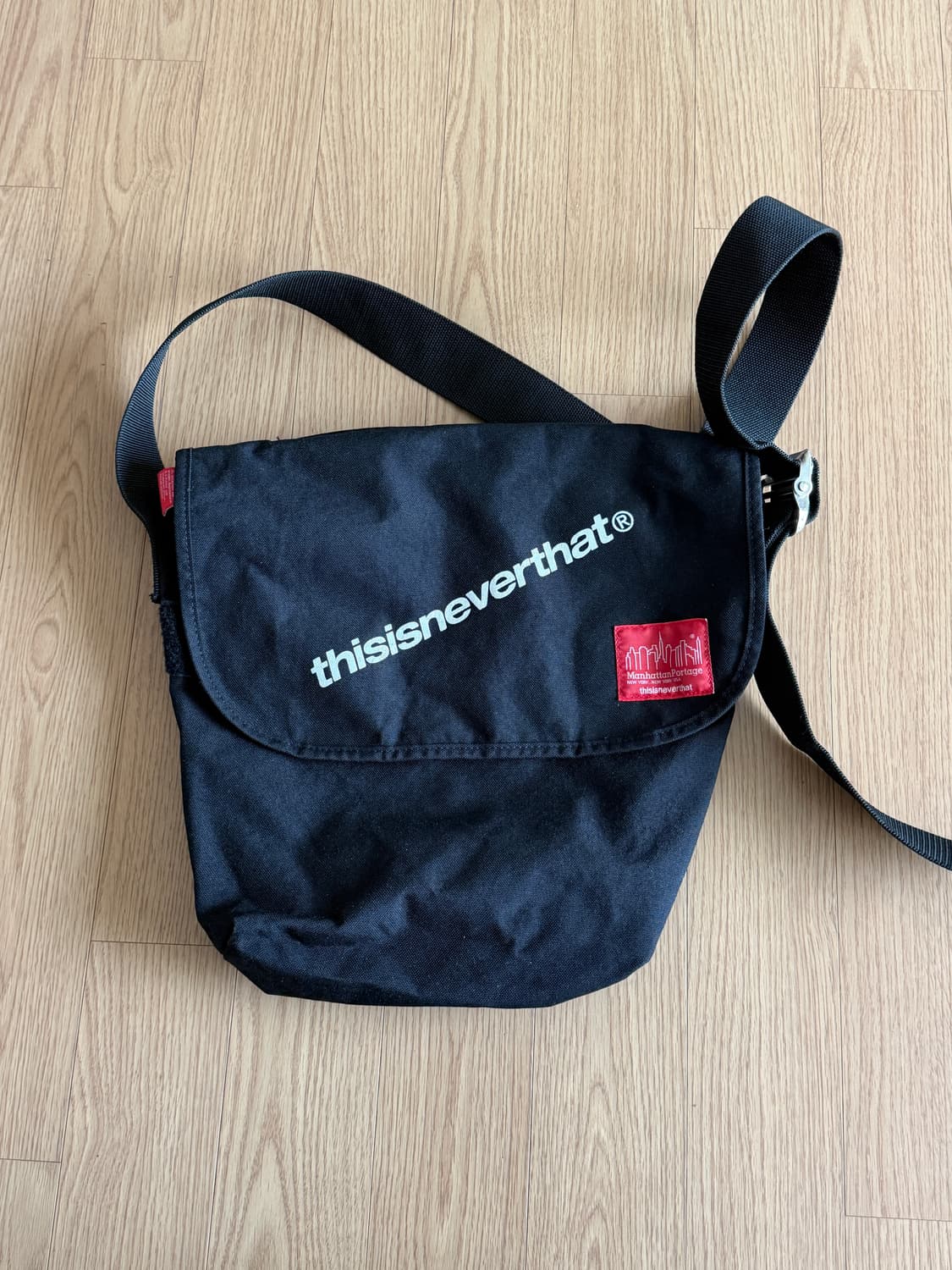 디스이즈네버댓 맨하탄포티지 크로스백 상품이미지1