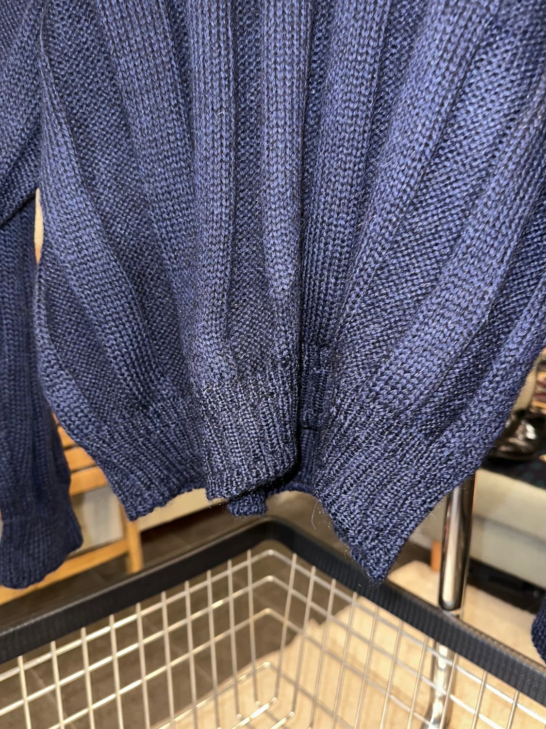 Gant line pattern detail navy wool knit 상품이미지7