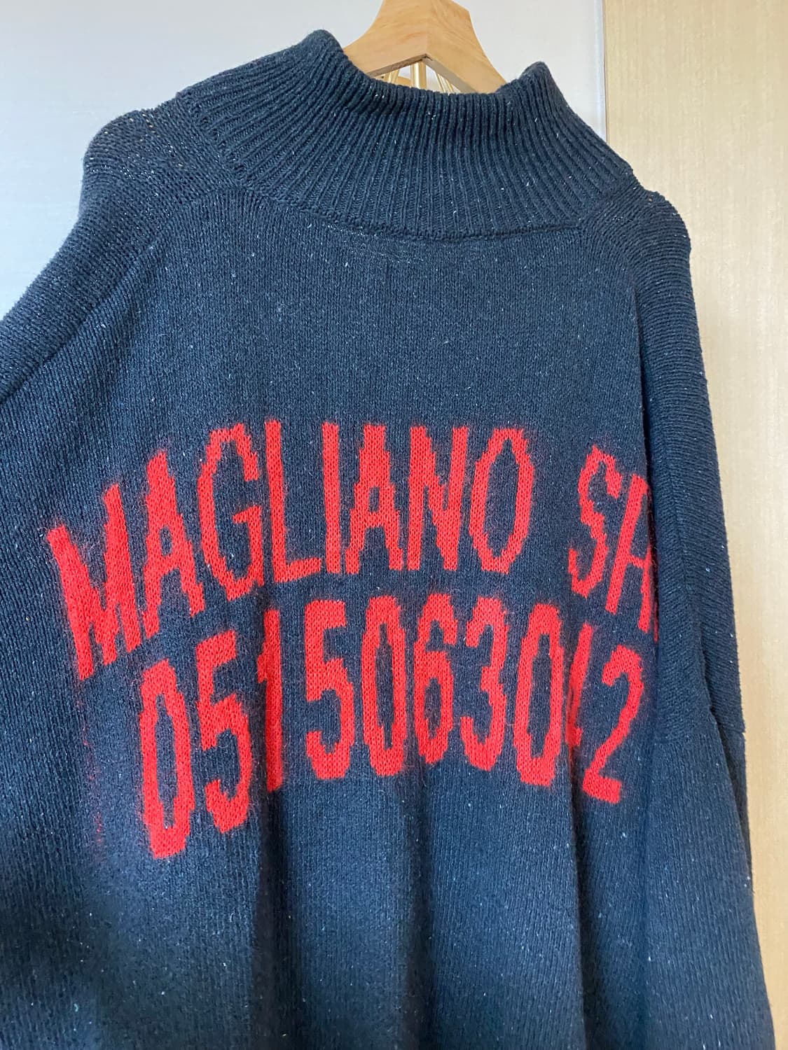 MAGLIANO 하프집업 백레터링 울 니트 상품이미지2