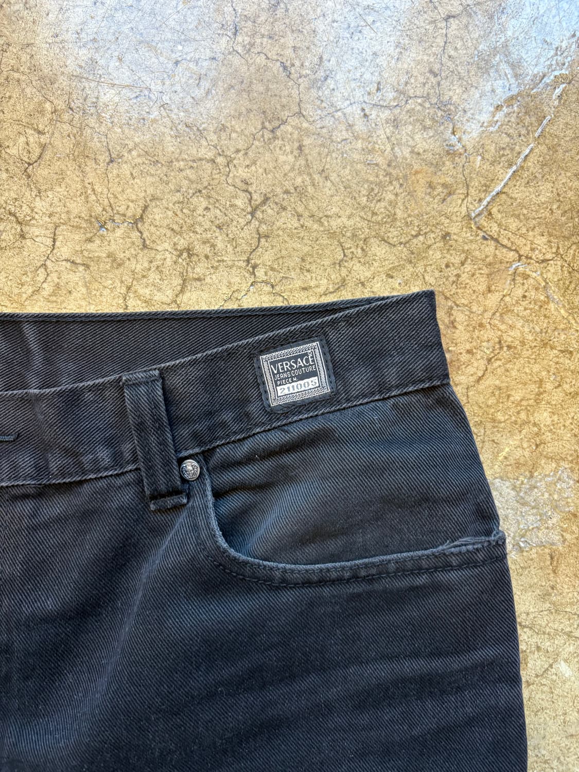 베르사체 시그니처 블랙 데님 진 상품이미지5