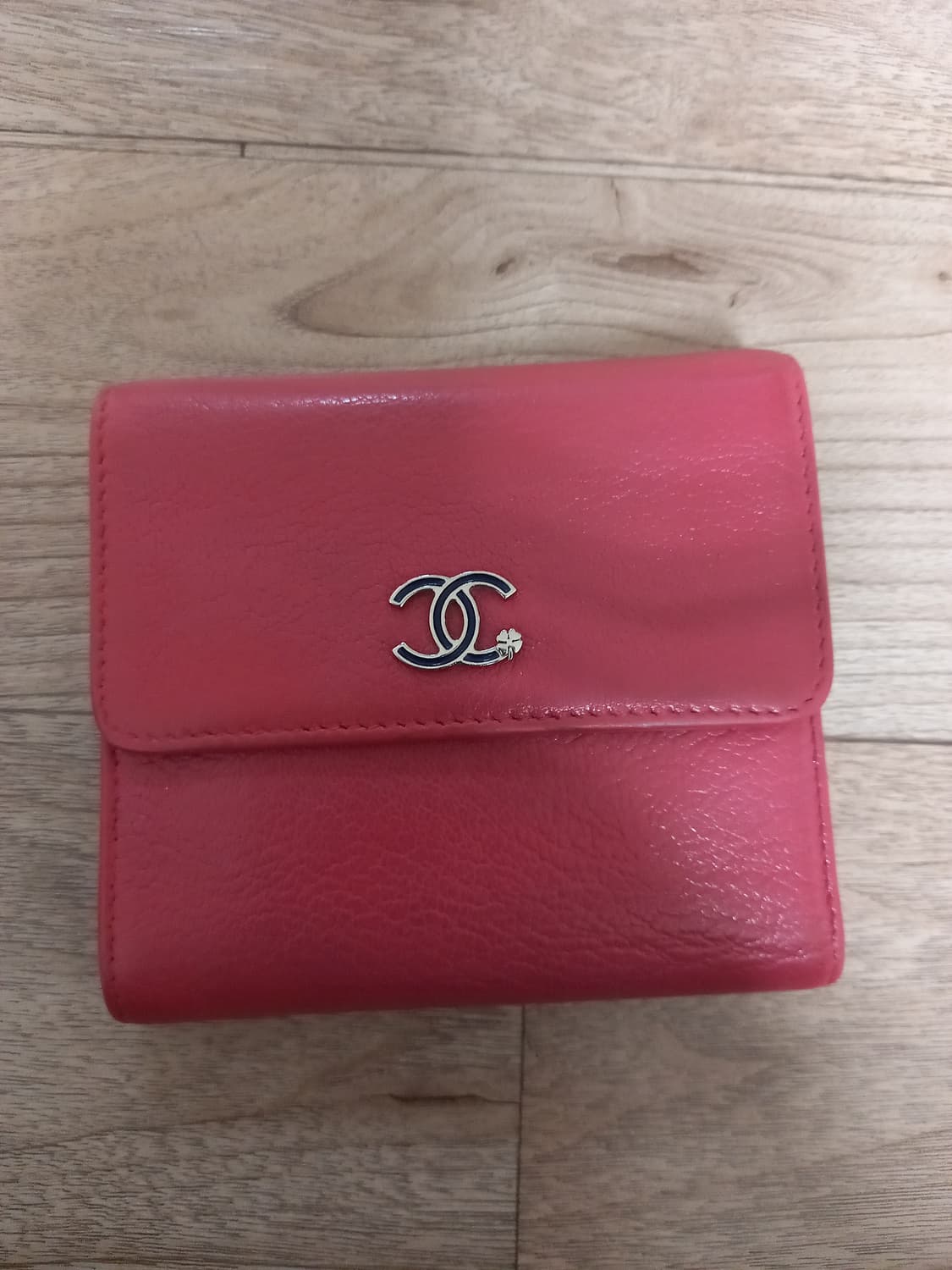 샤넬 럭키 크로바 반지갑 상품이미지1