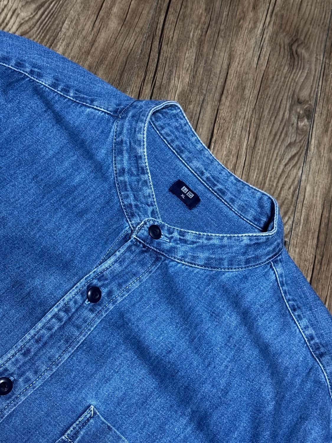 유니클로 카라 리스 데님 셔츠 상품이미지4