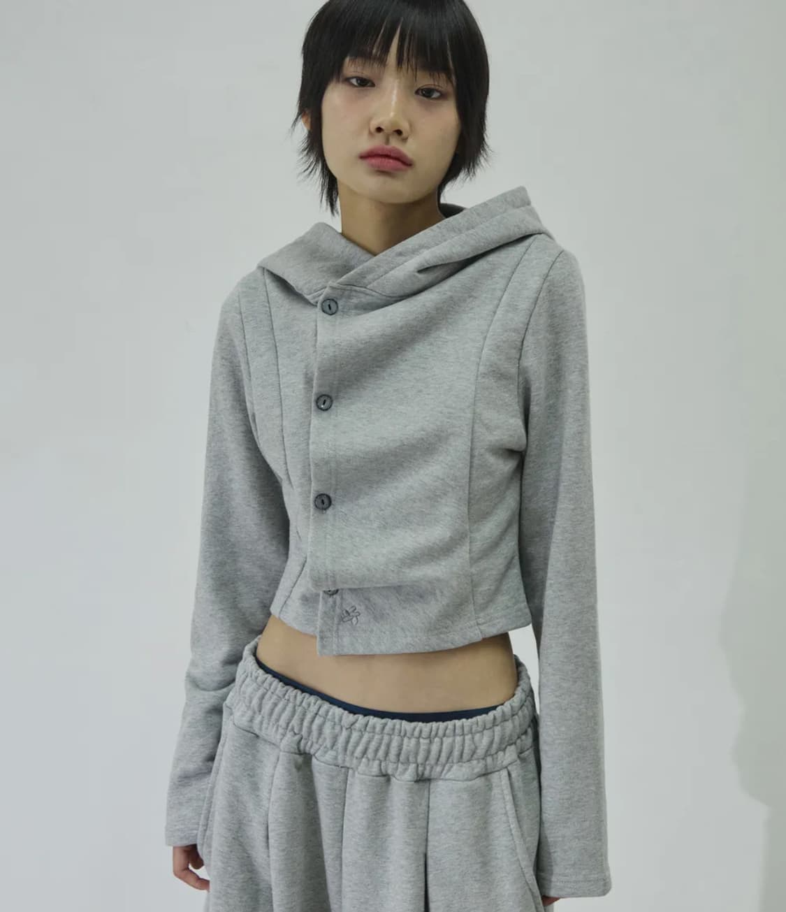 슬릭글로우 사이드 버튼 셔링 후드 탑 그레이 (택o) 상품이미지1