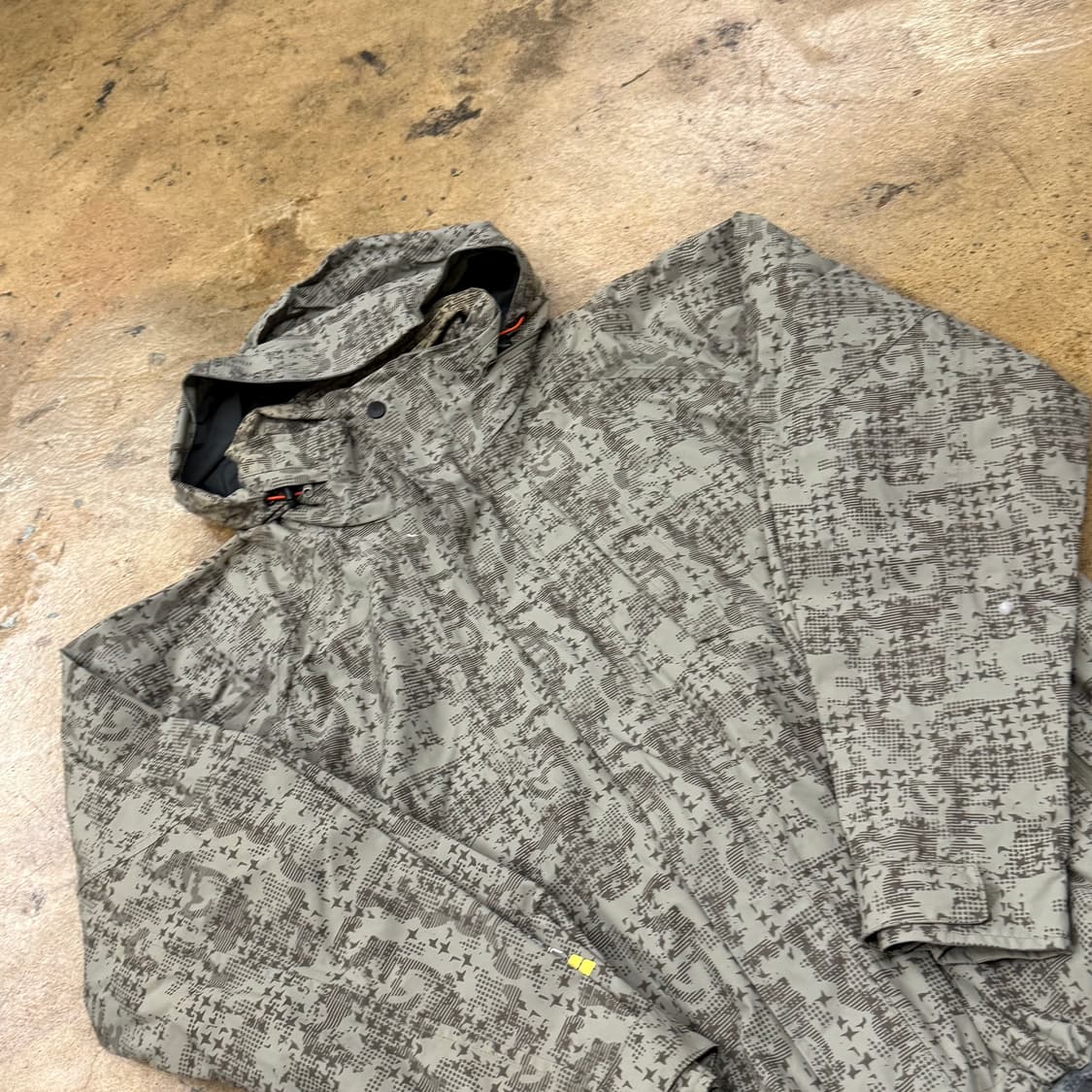 [정품/M] berghaus 카모 패턴 후드 바람막이 자켓 b15 상품이미지1