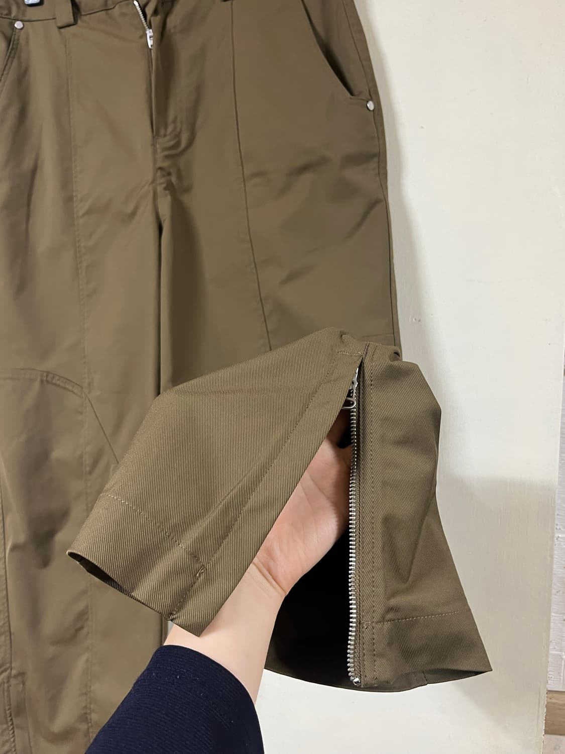 자라 ZARA 절개 디테일 바지 상품이미지4