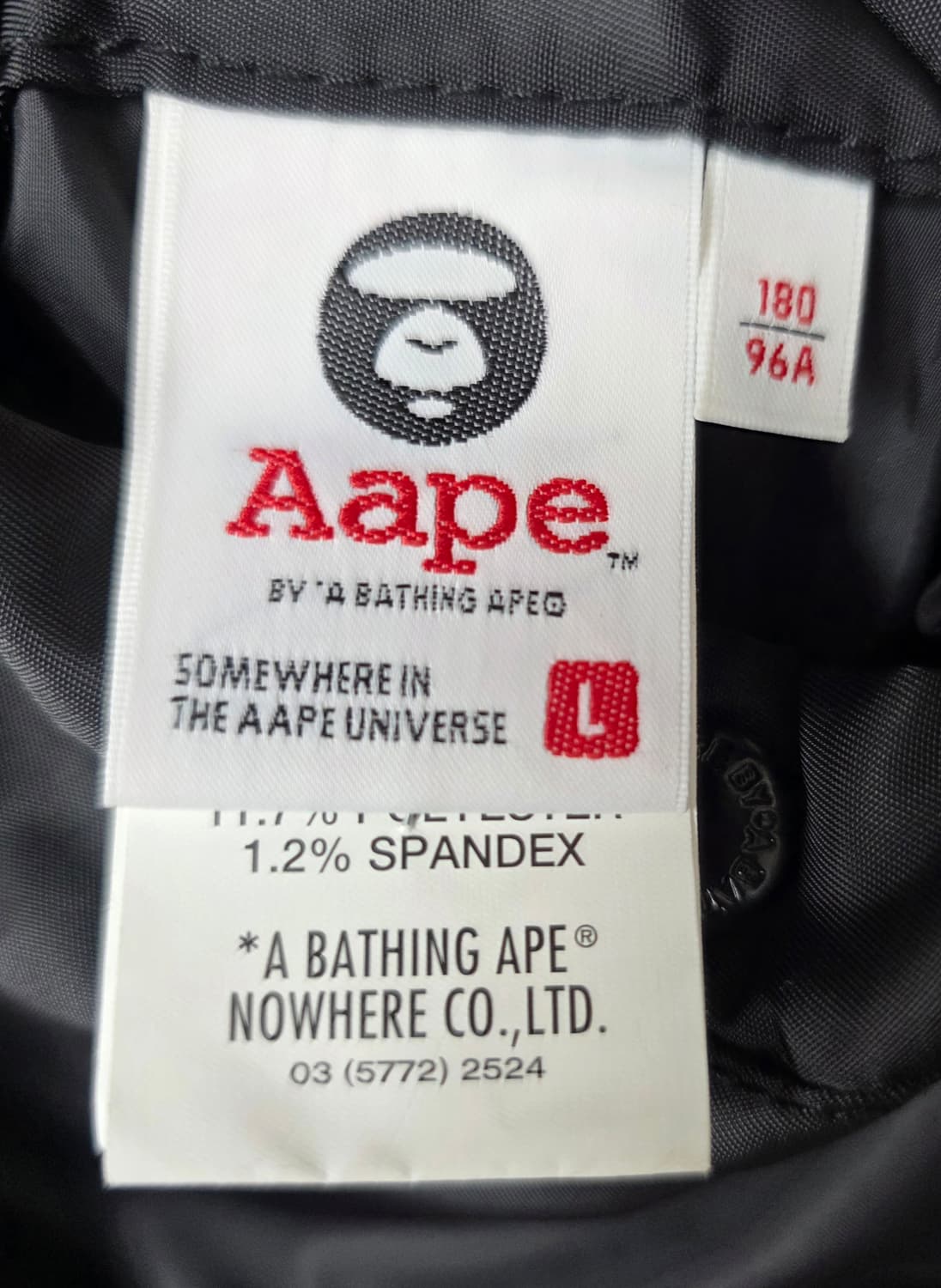 에이프 리버시블 후드집업자켓 
한쪽은 블랙 MA-1 항공점퍼
반대쪽은 그 상품이미지8