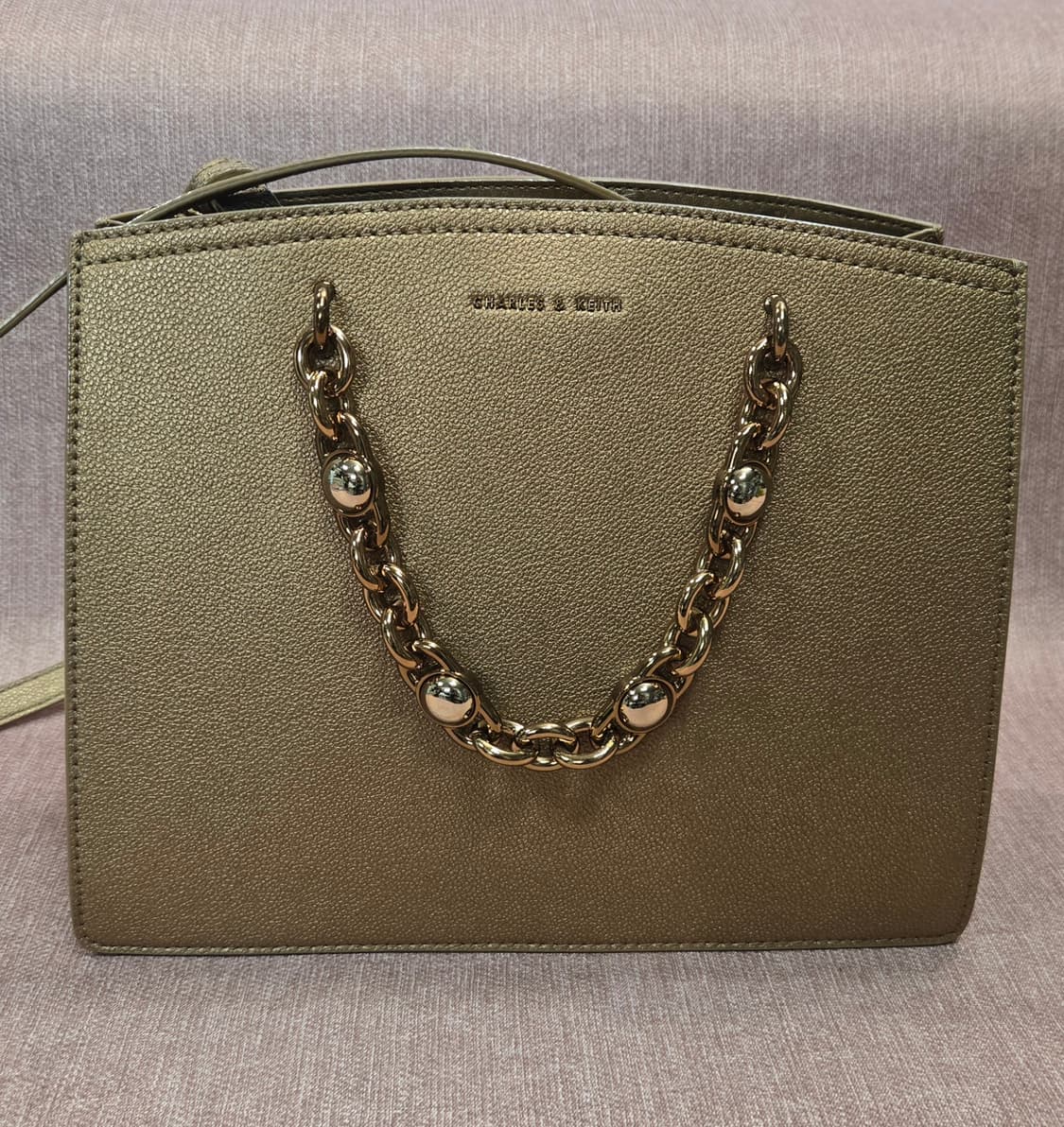 찰스앤키스 미착용 금장 체인 토트백 상품이미지1
