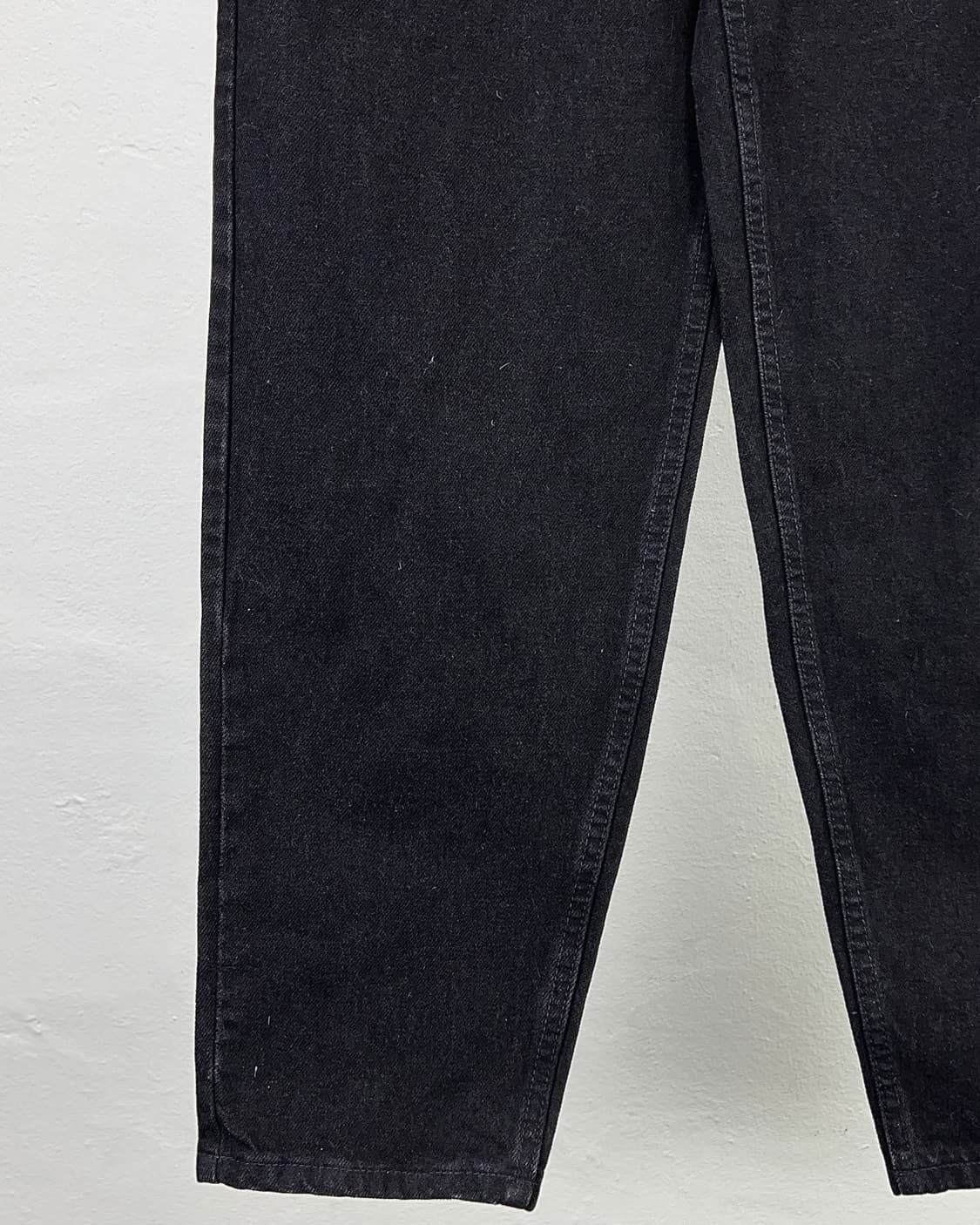 리바이스 560 루즈 테이퍼드 오렌지 탭 블랙 데님 팬츠 상품이미지4