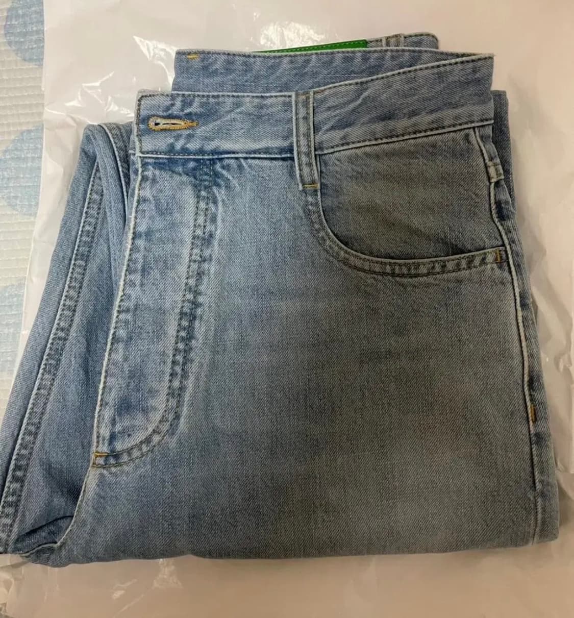 [미개봉 새상품] 보테가베네타 루즈핏 스트레이트 데님팬츠 라이트블루 44 상품이미지3