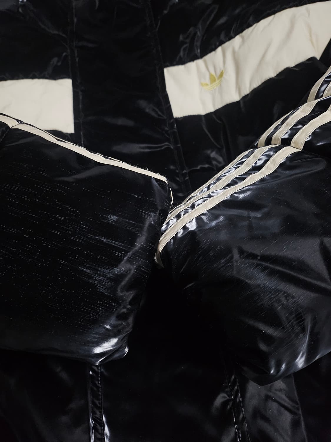 아디다스 스키 시크 푸퍼 에나멜 패딩 상품이미지9