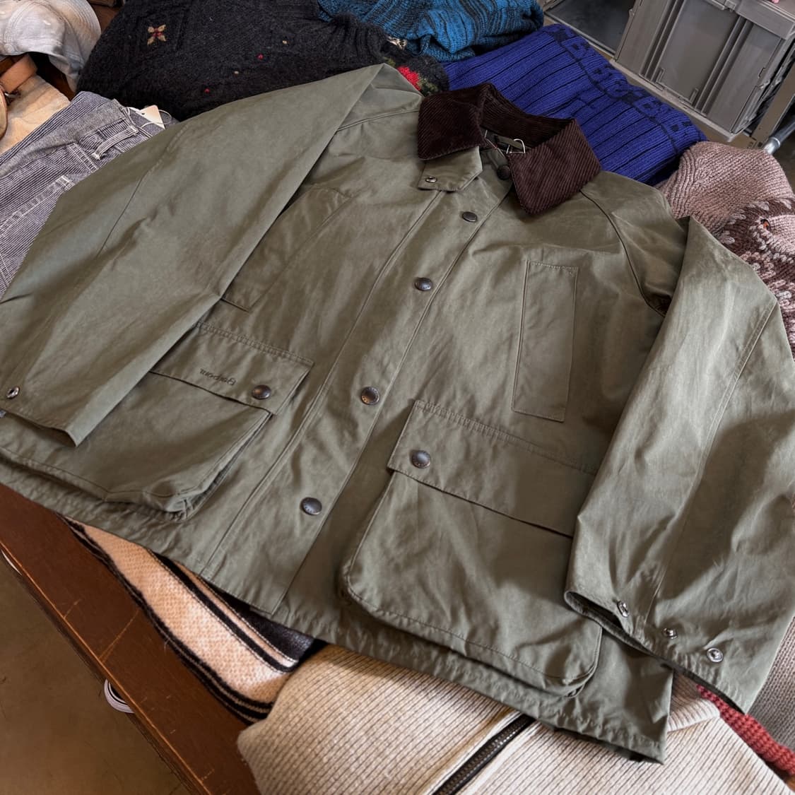 바버 25SS 오버 사이즈 논왁스 피치드 비데일 재킷 세이지 상품이미지1