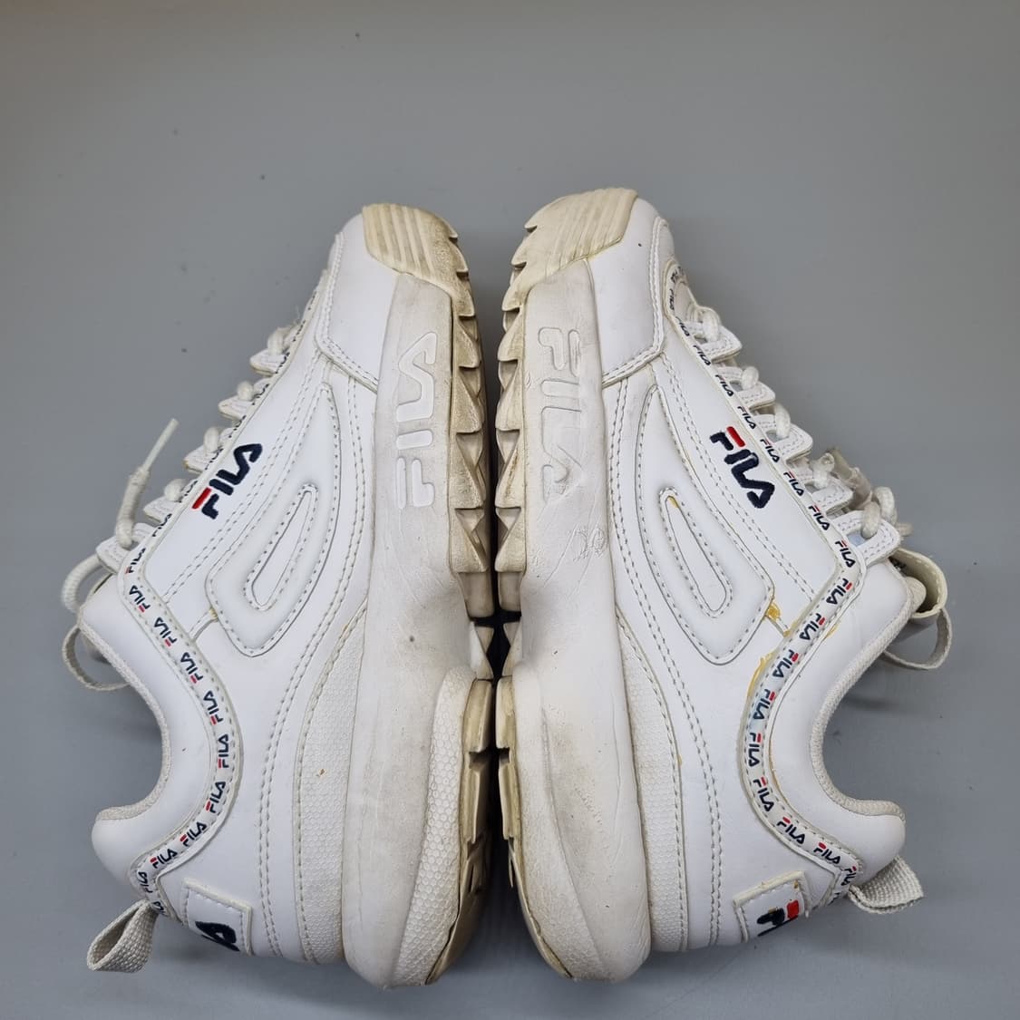 휠라 디스럽터2 테이피테잎 여성운동화235  상품이미지5